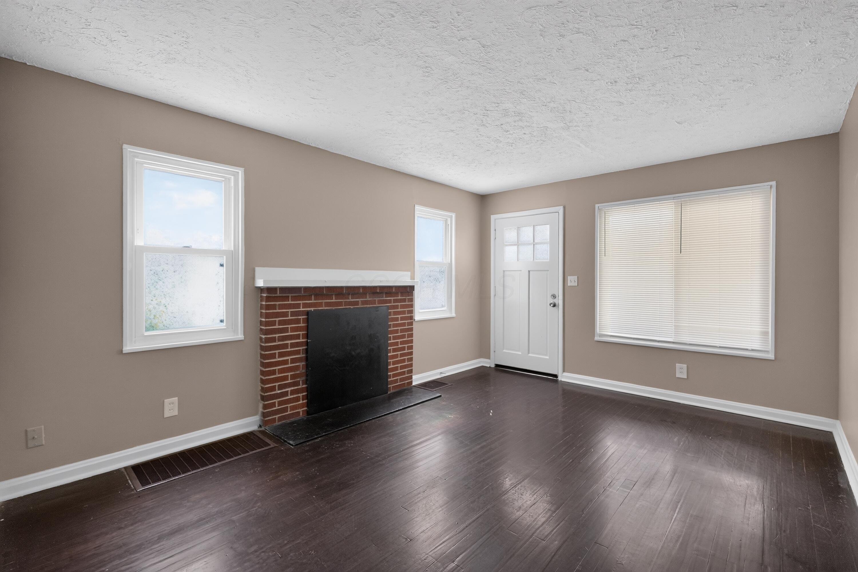852 S Hampton Road Property Photo 8