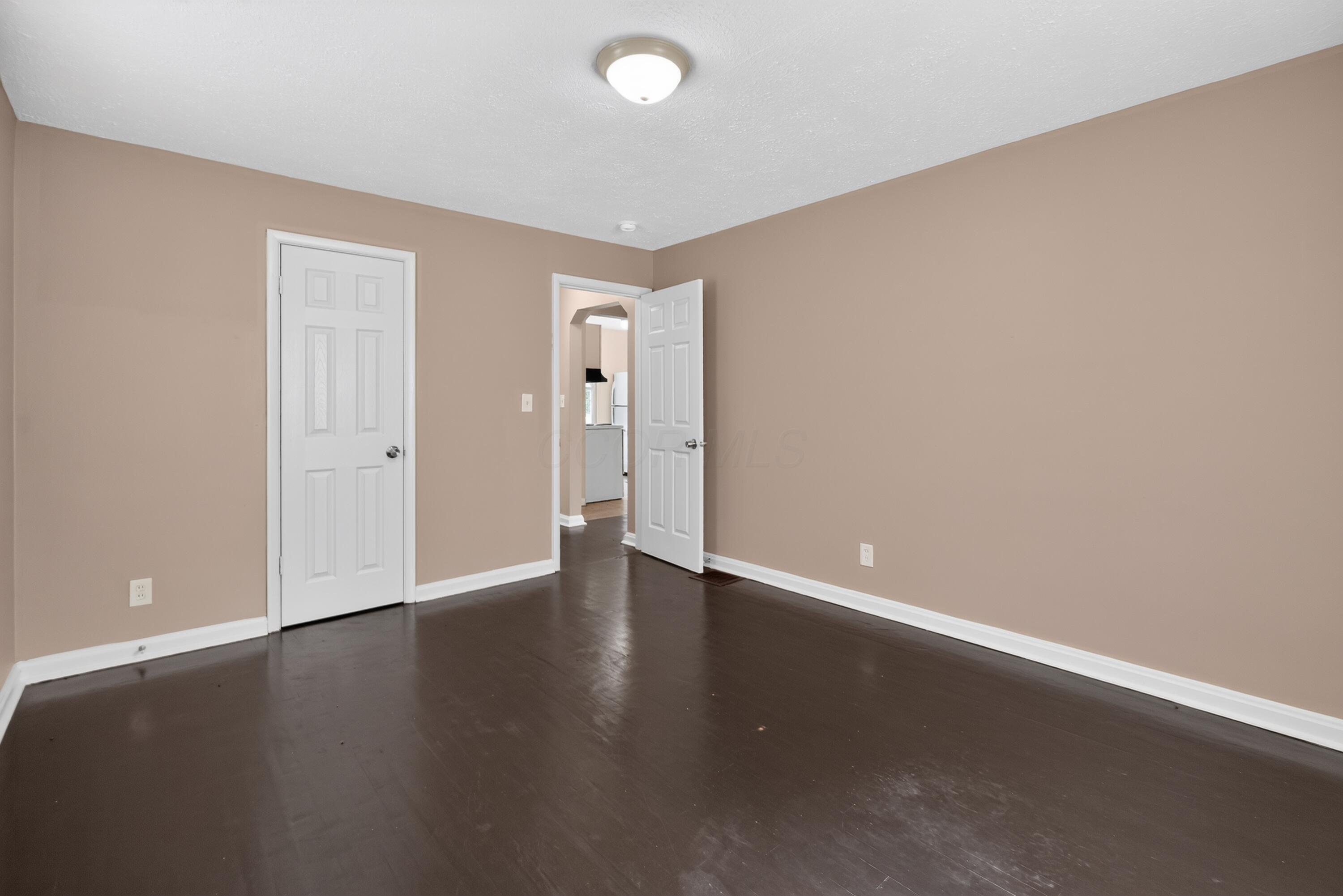 852 S Hampton Road Property Photo 15