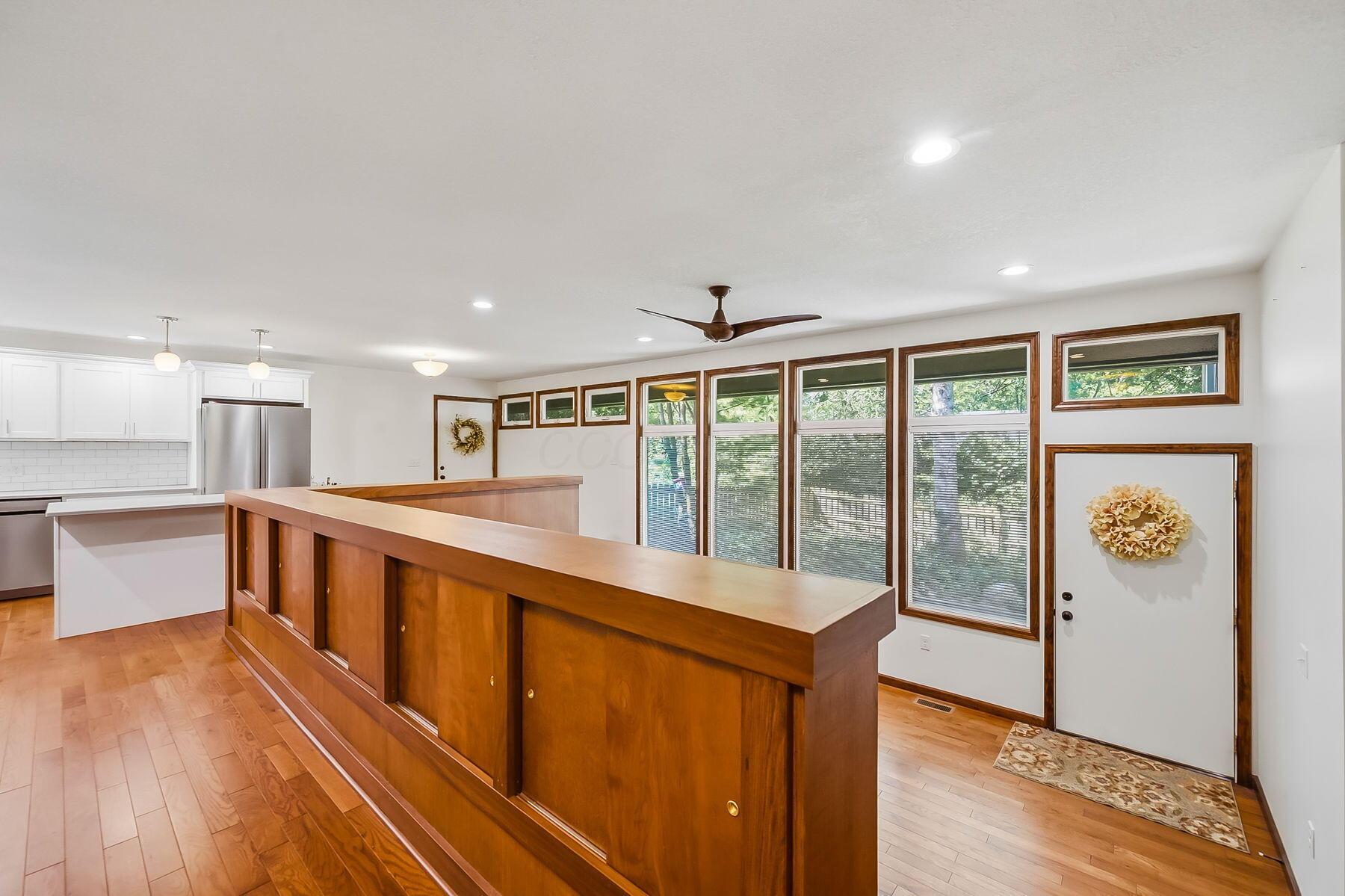 1109 N Park Street Property Photo 6