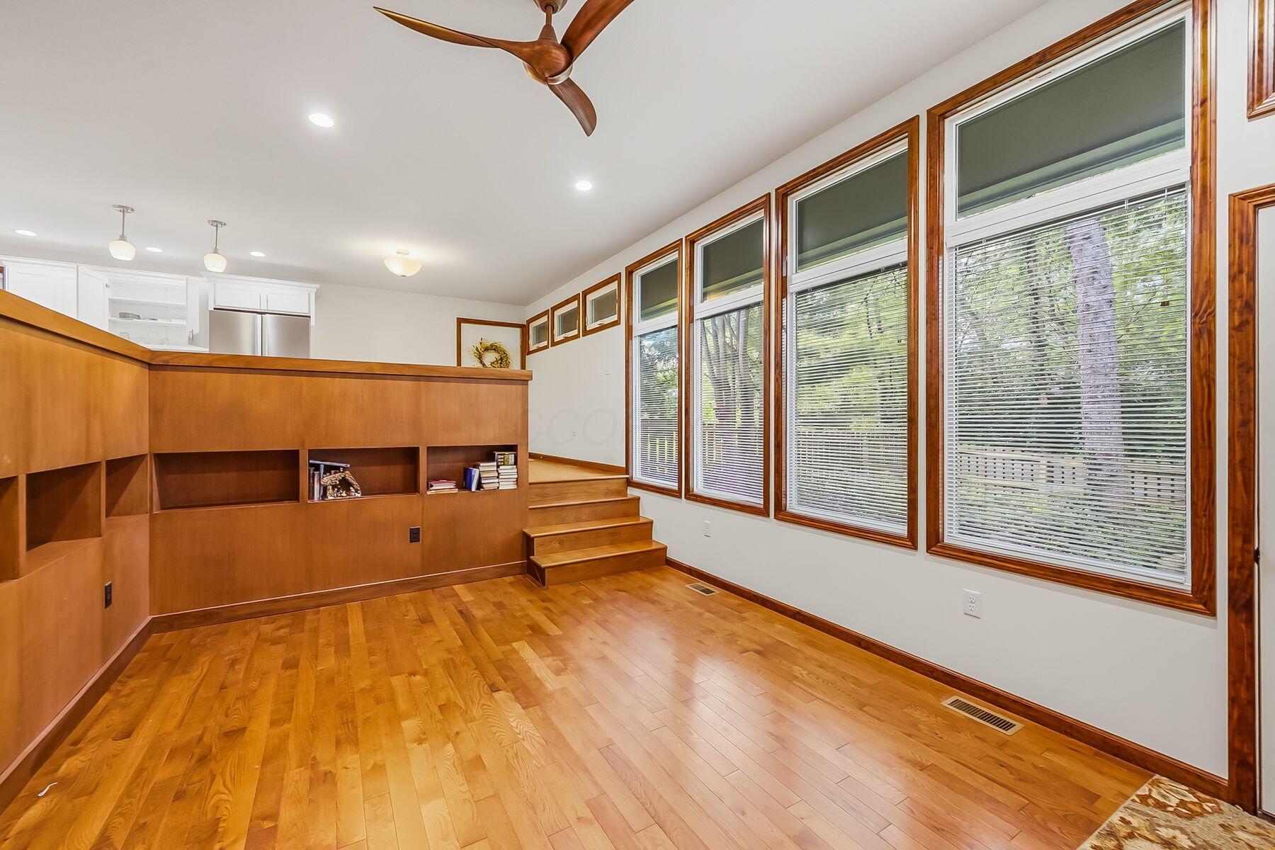 1109 N Park Street Property Photo 8