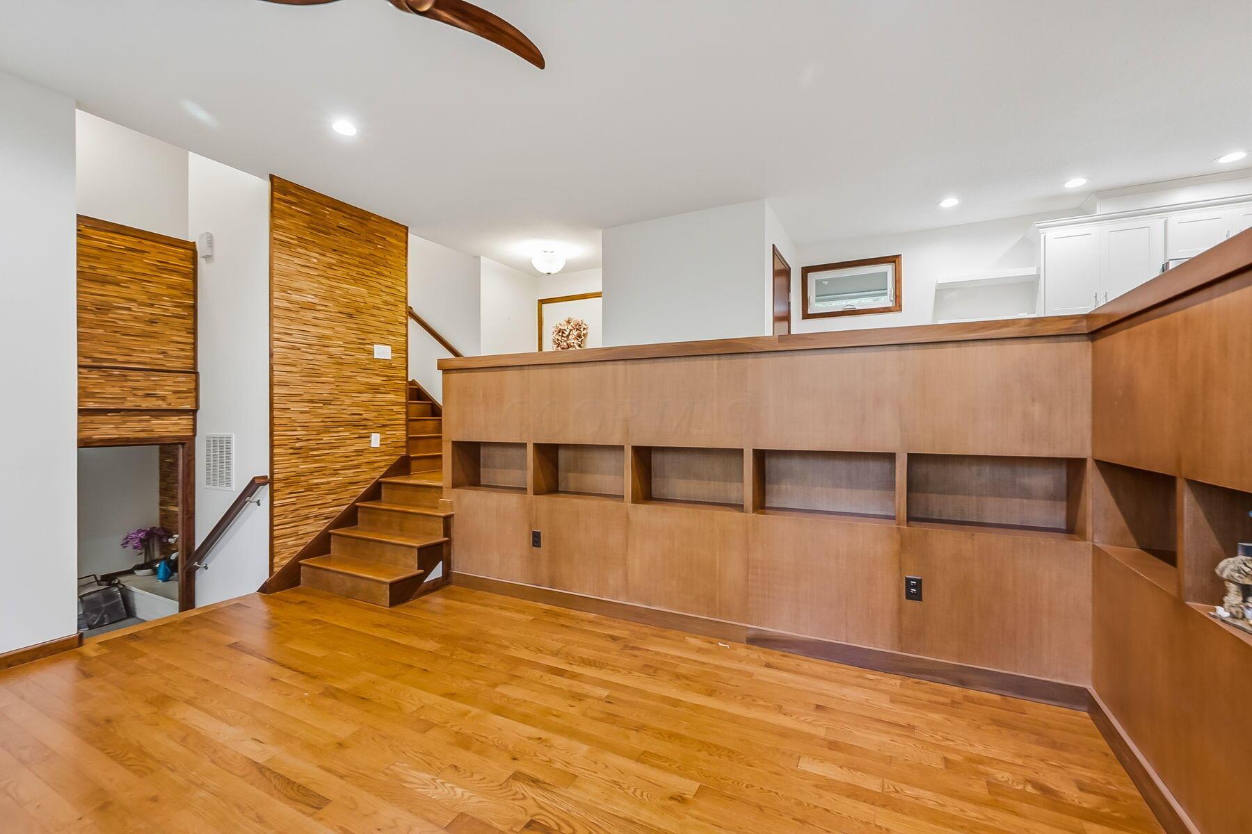 1109 N Park Street Property Photo 10
