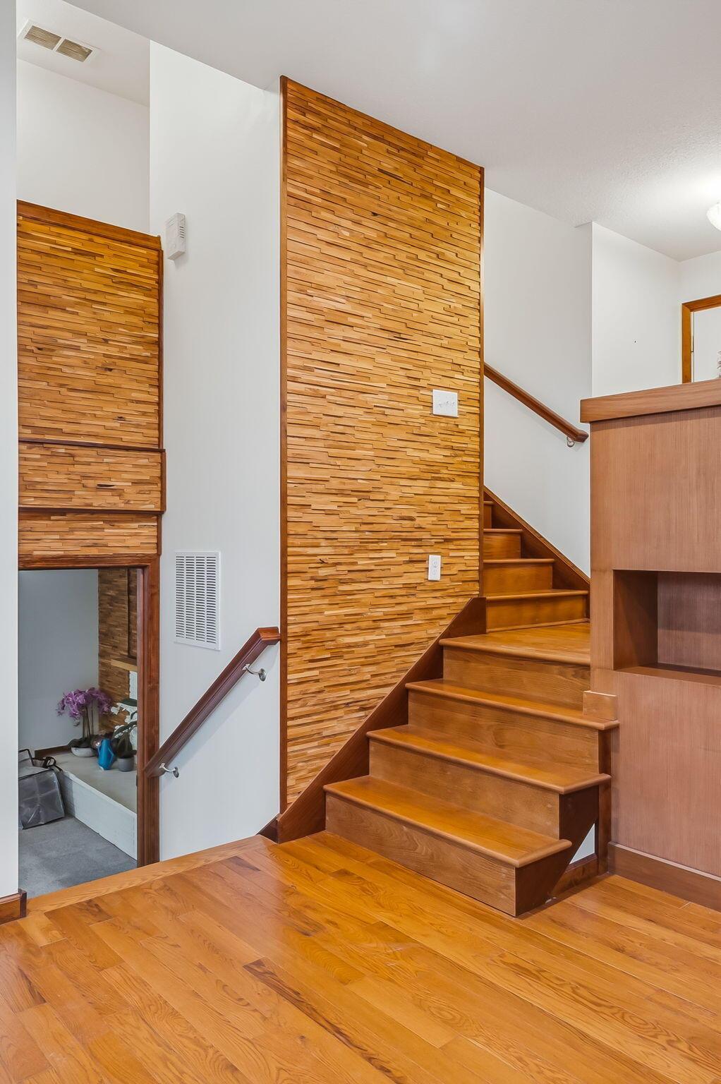 1109 N Park Street Property Photo 12