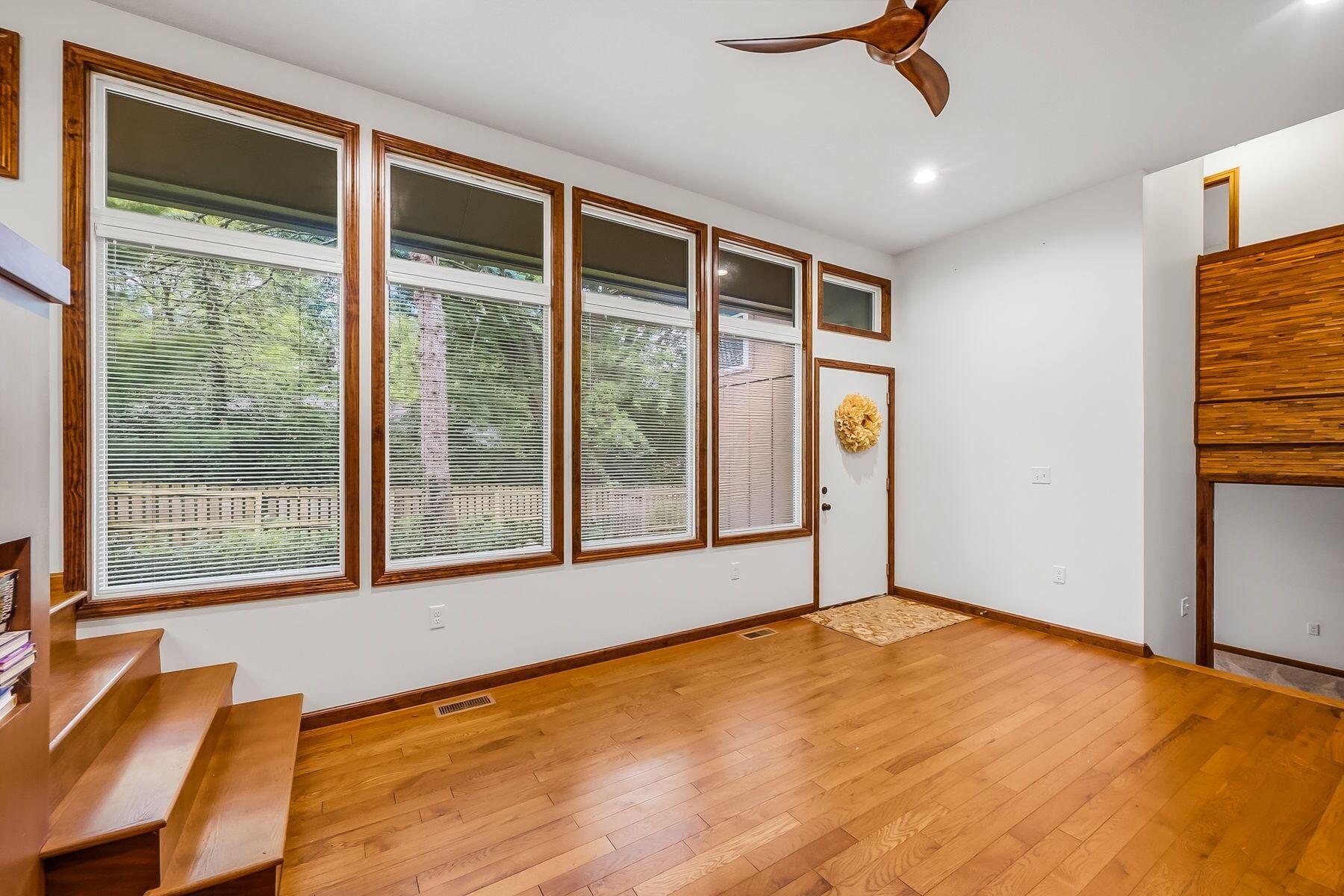 1109 N Park Street Property Photo 13