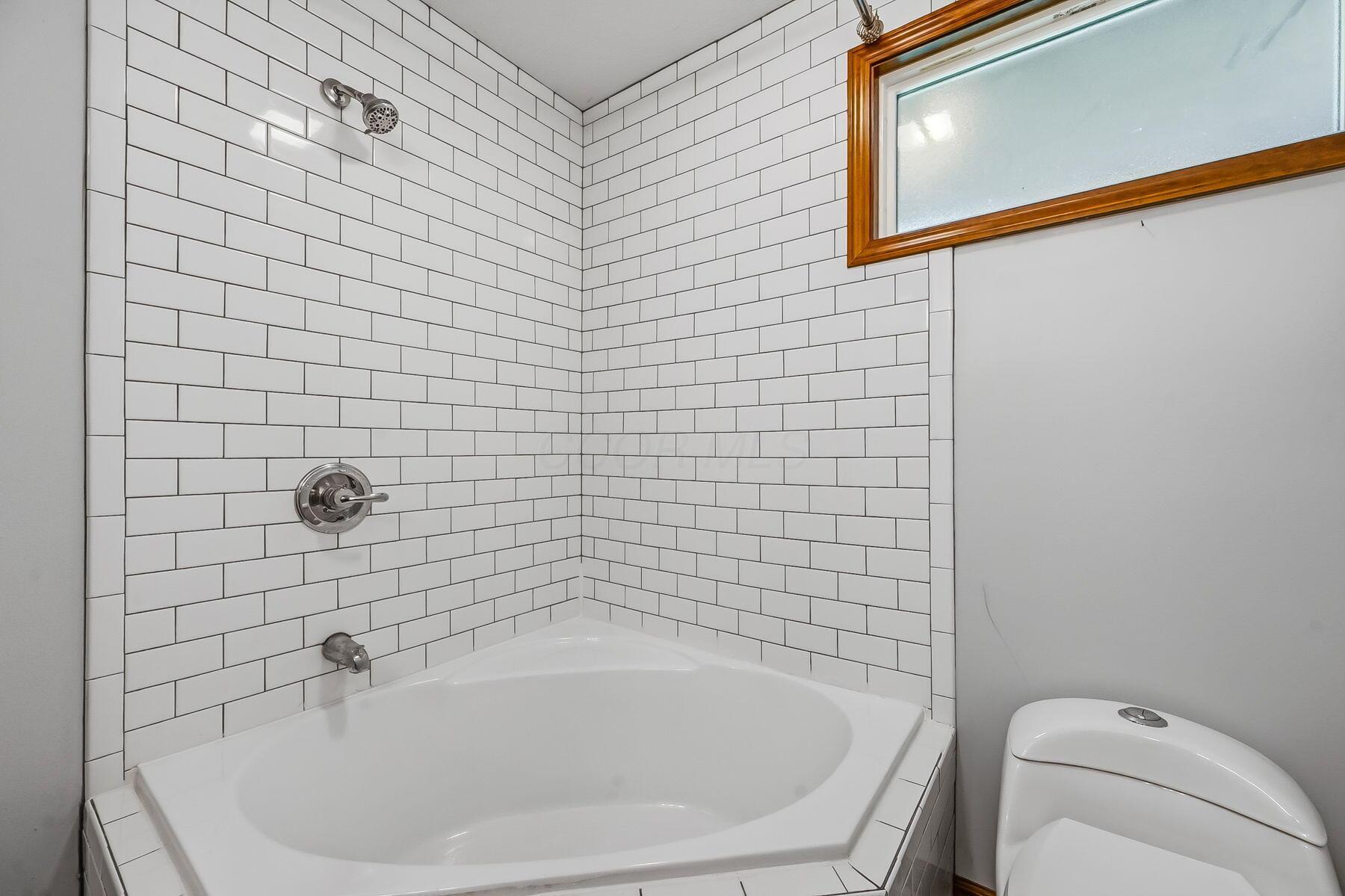 1109 N Park Street Property Photo 22