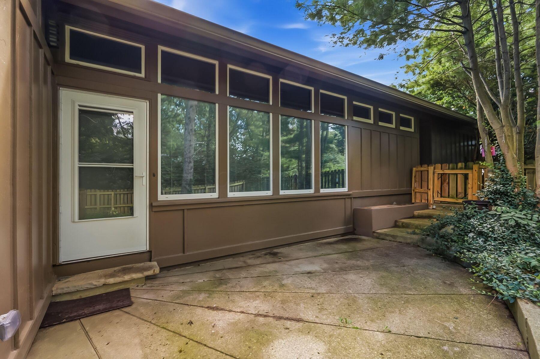 1109 N Park Street Property Photo 33
