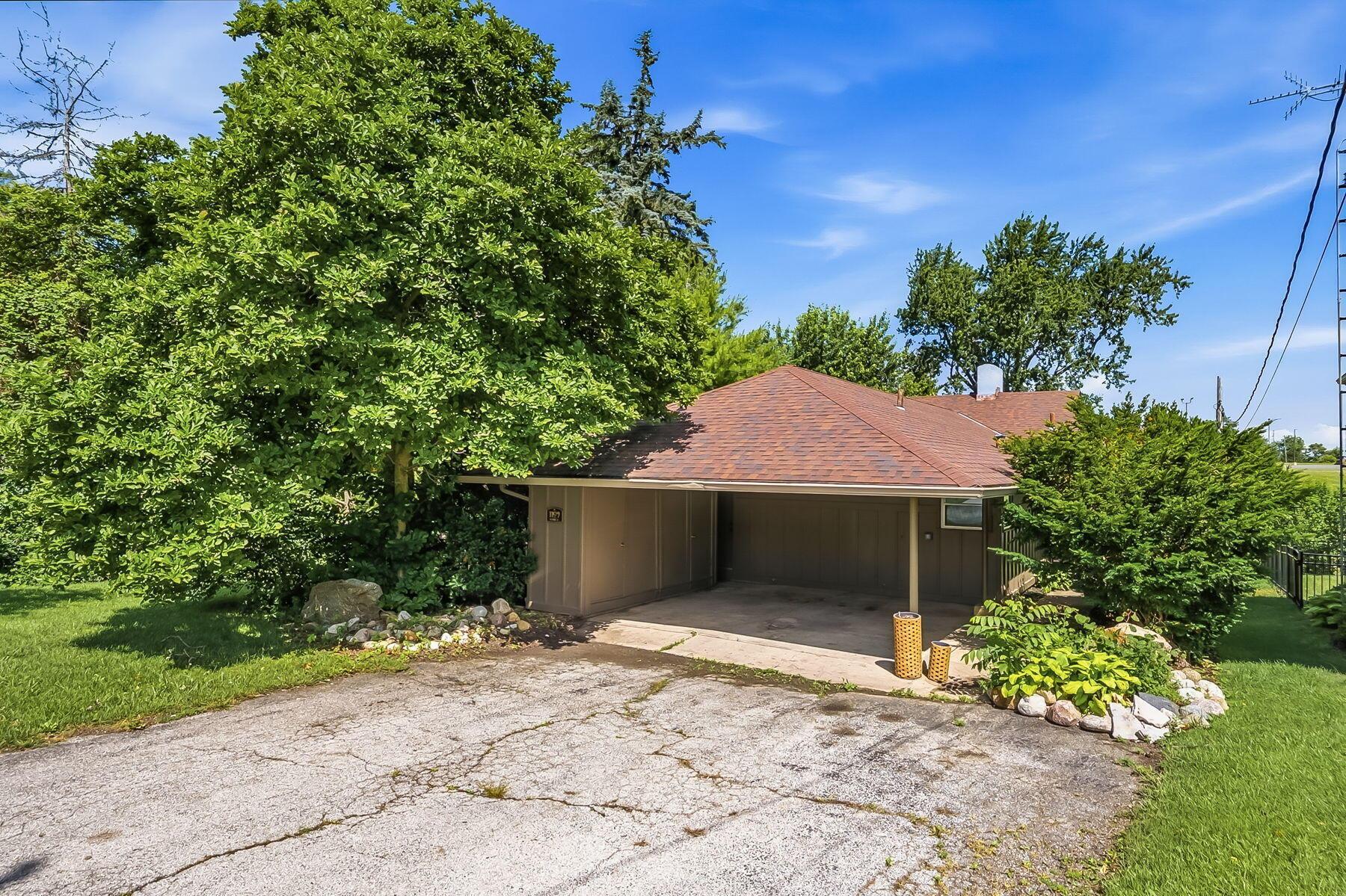 1109 N Park Street Property Photo 34