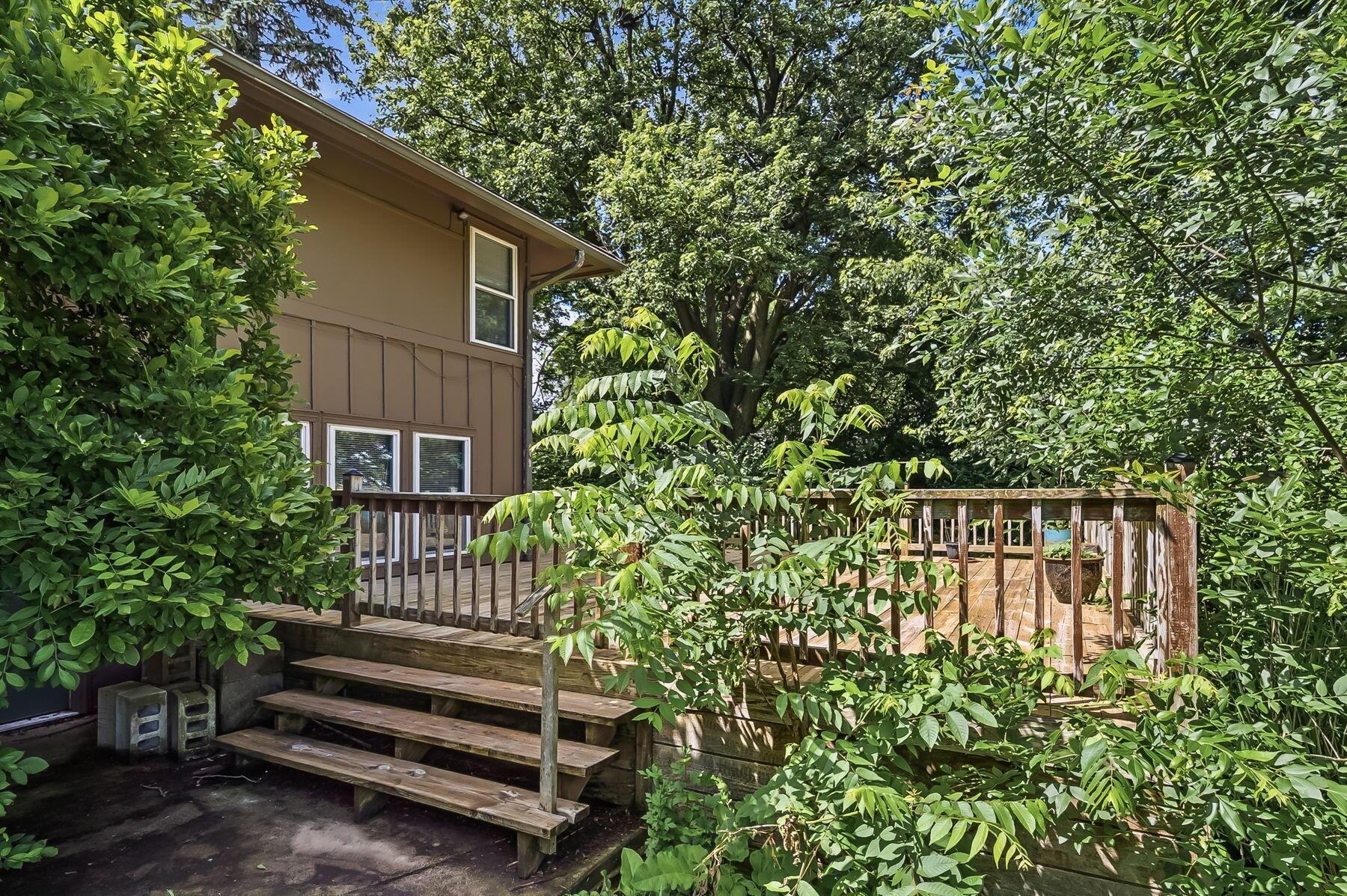 1109 N Park Street Property Photo 35