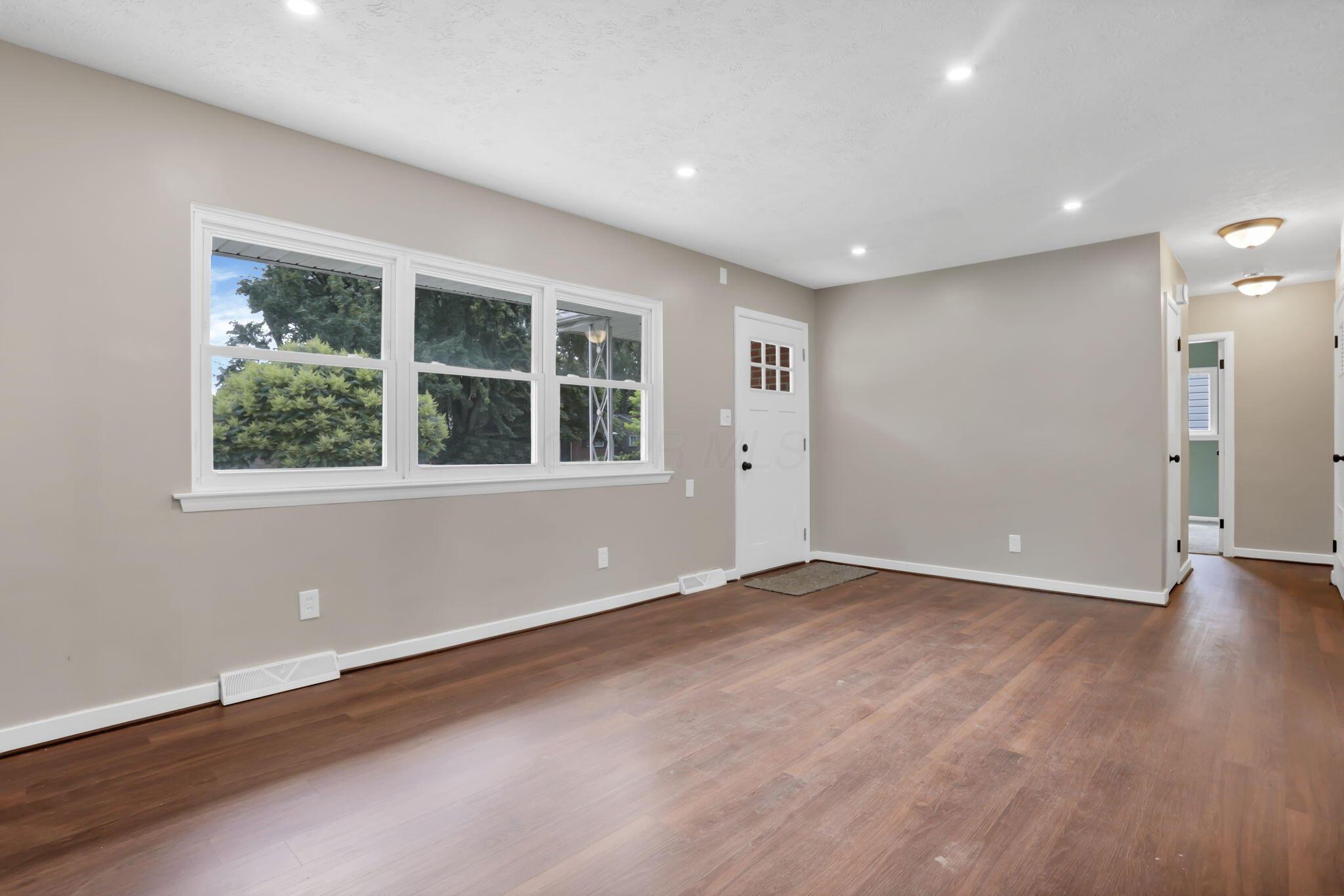 4956 Betsy Drive Property Photo 12