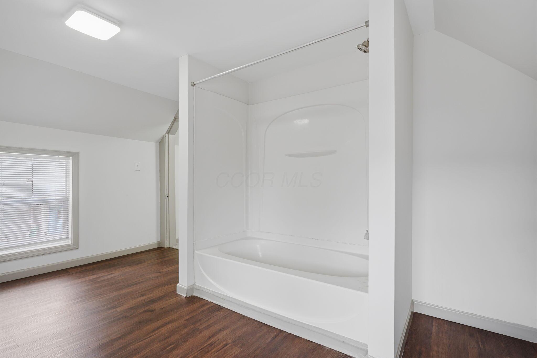 1547 Safford Avenue Property Photo 33