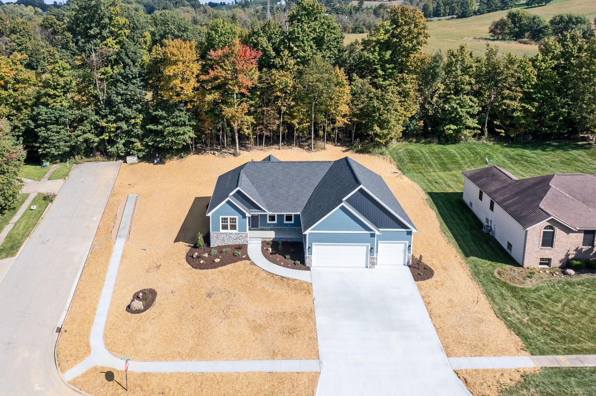 2745 Hickory Court Property Photo 1
