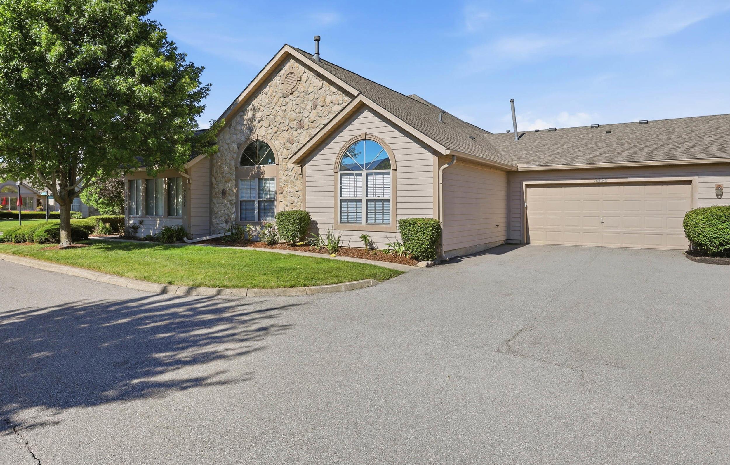 3592 Stoneway Point Property Photo 3