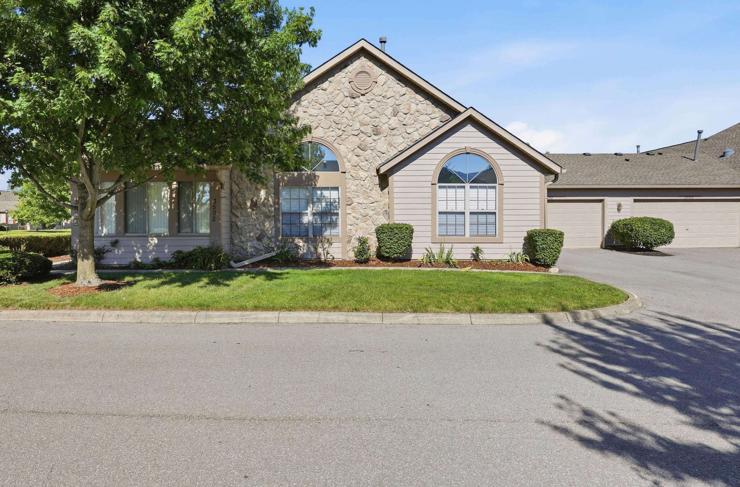 3592 Stoneway Point Property Photo 4