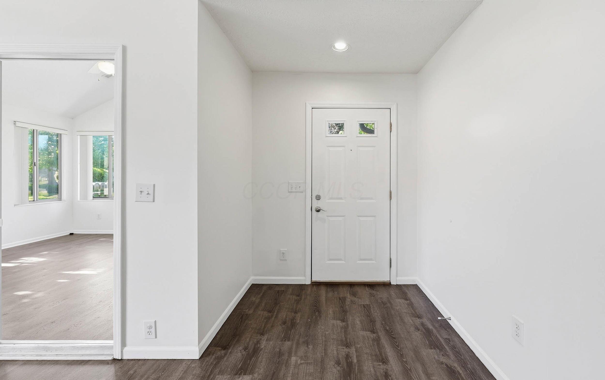 3592 Stoneway Point Property Photo 7