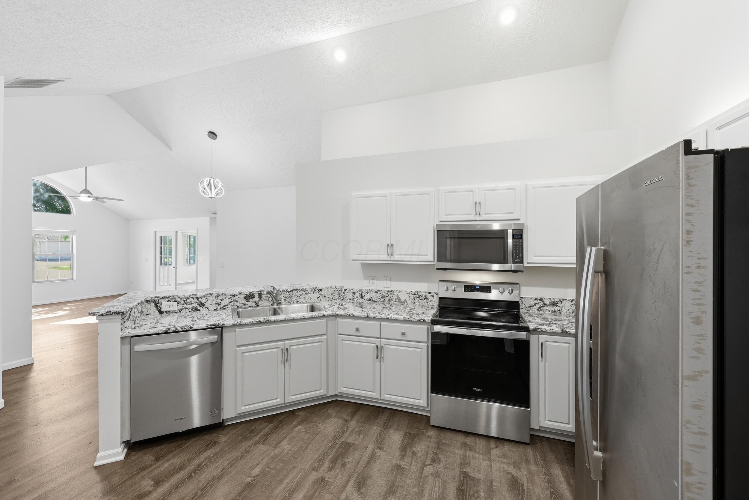 3592 Stoneway Point Property Photo 8