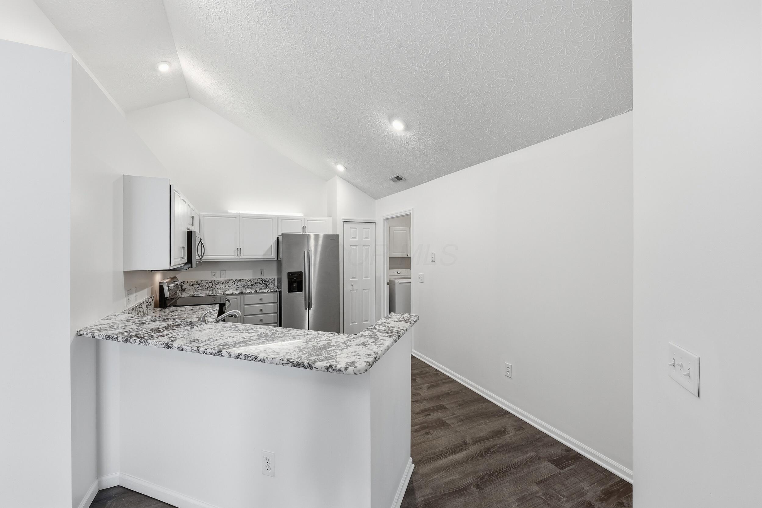 3592 Stoneway Point Property Photo 10