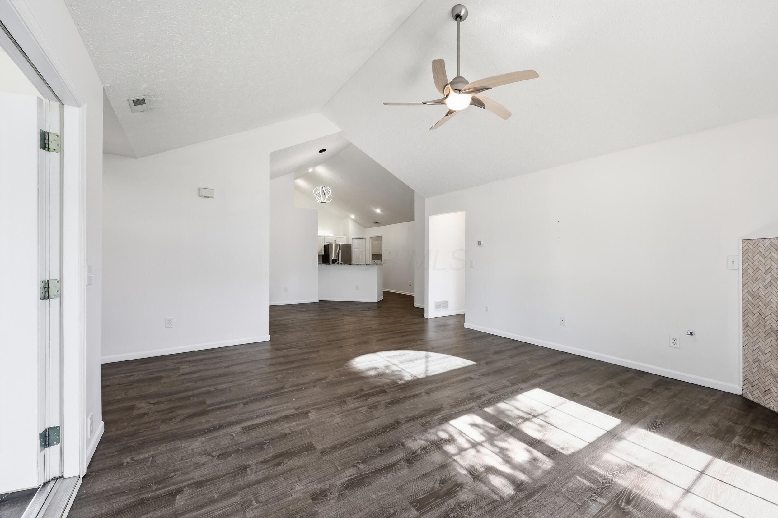 3592 Stoneway Point Property Photo 12