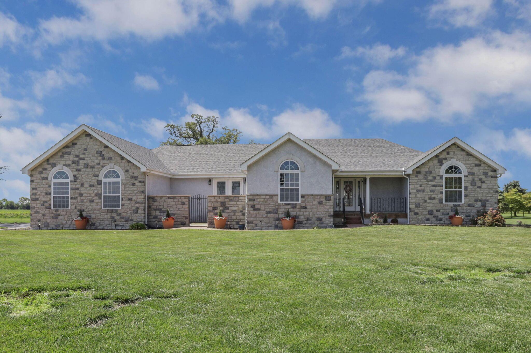 5860 Gregg Road Property Photo 1
