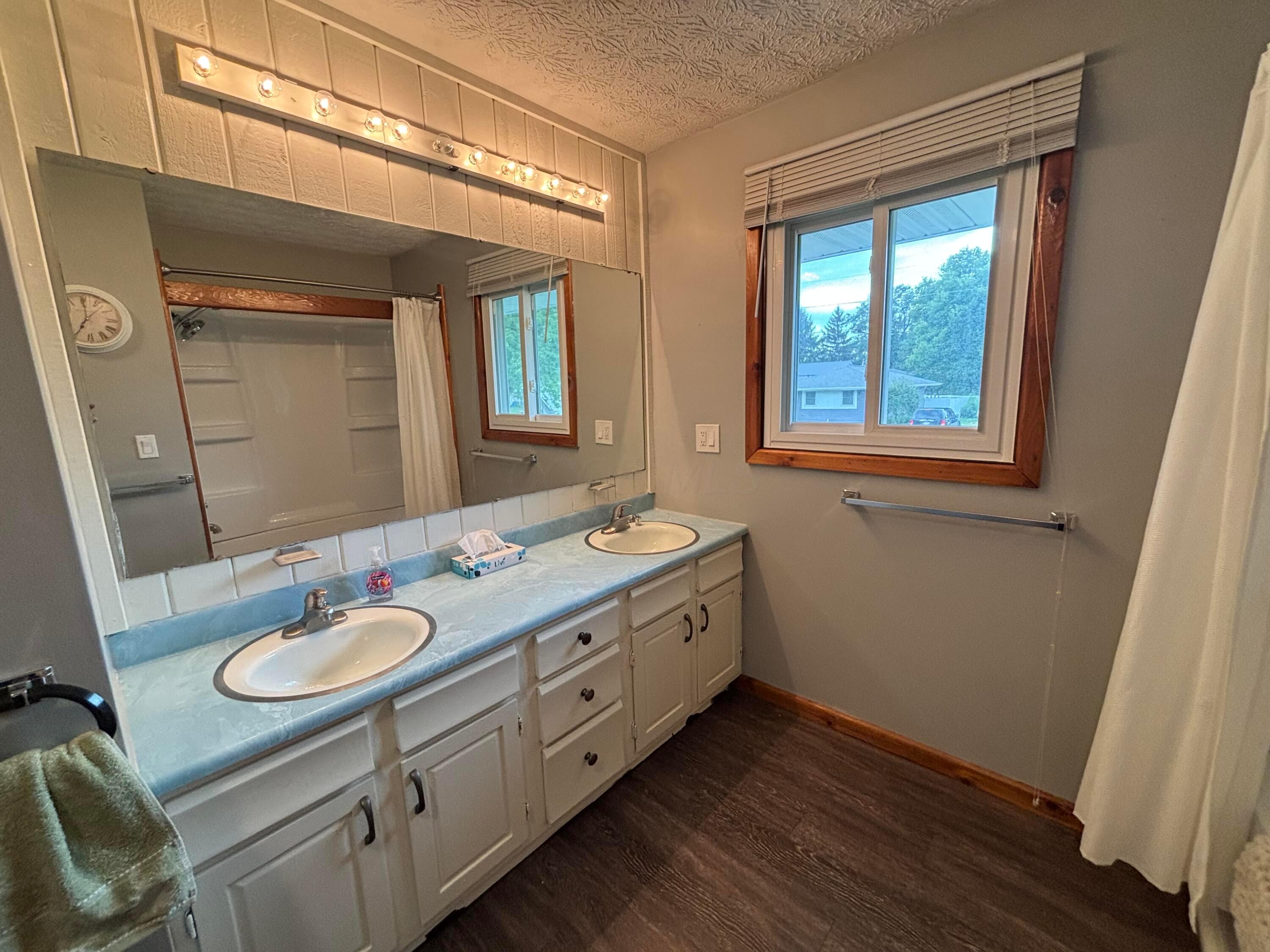 208 S Gordon Avenue Property Photo 6