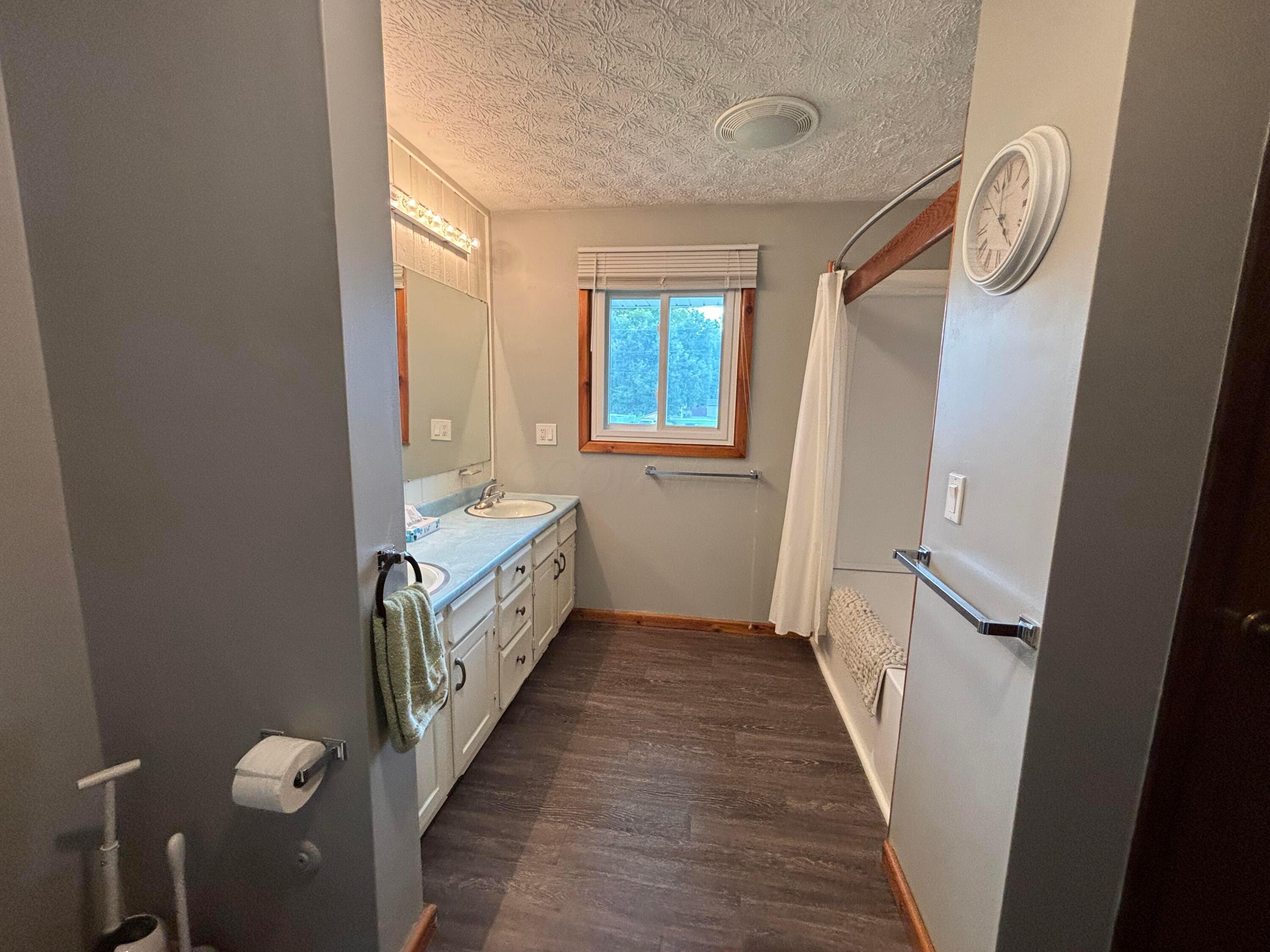 208 S Gordon Avenue Property Photo 8
