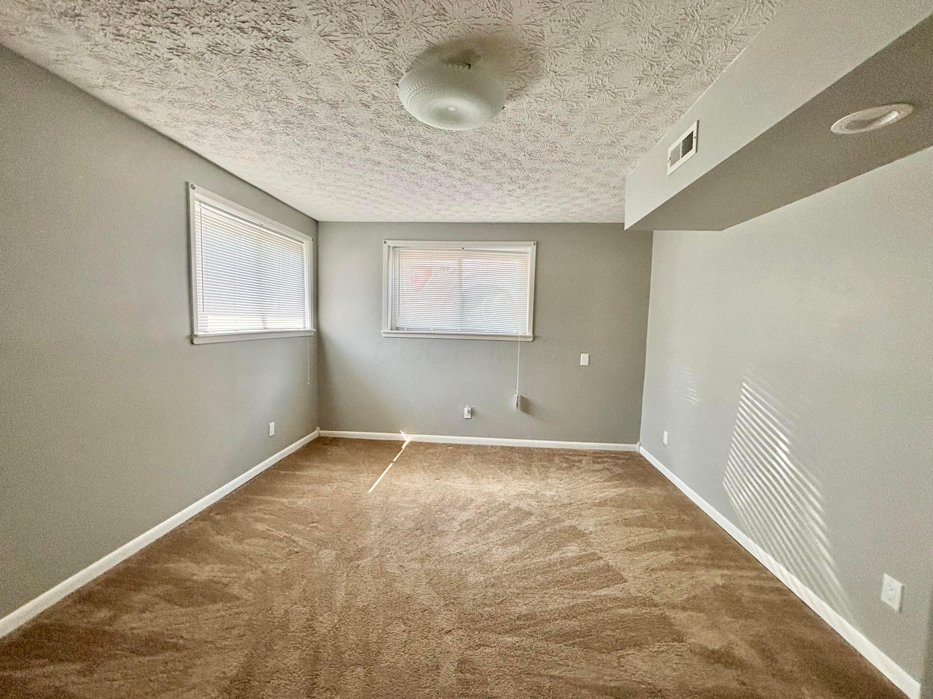 208 S Gordon Avenue Property Photo 14