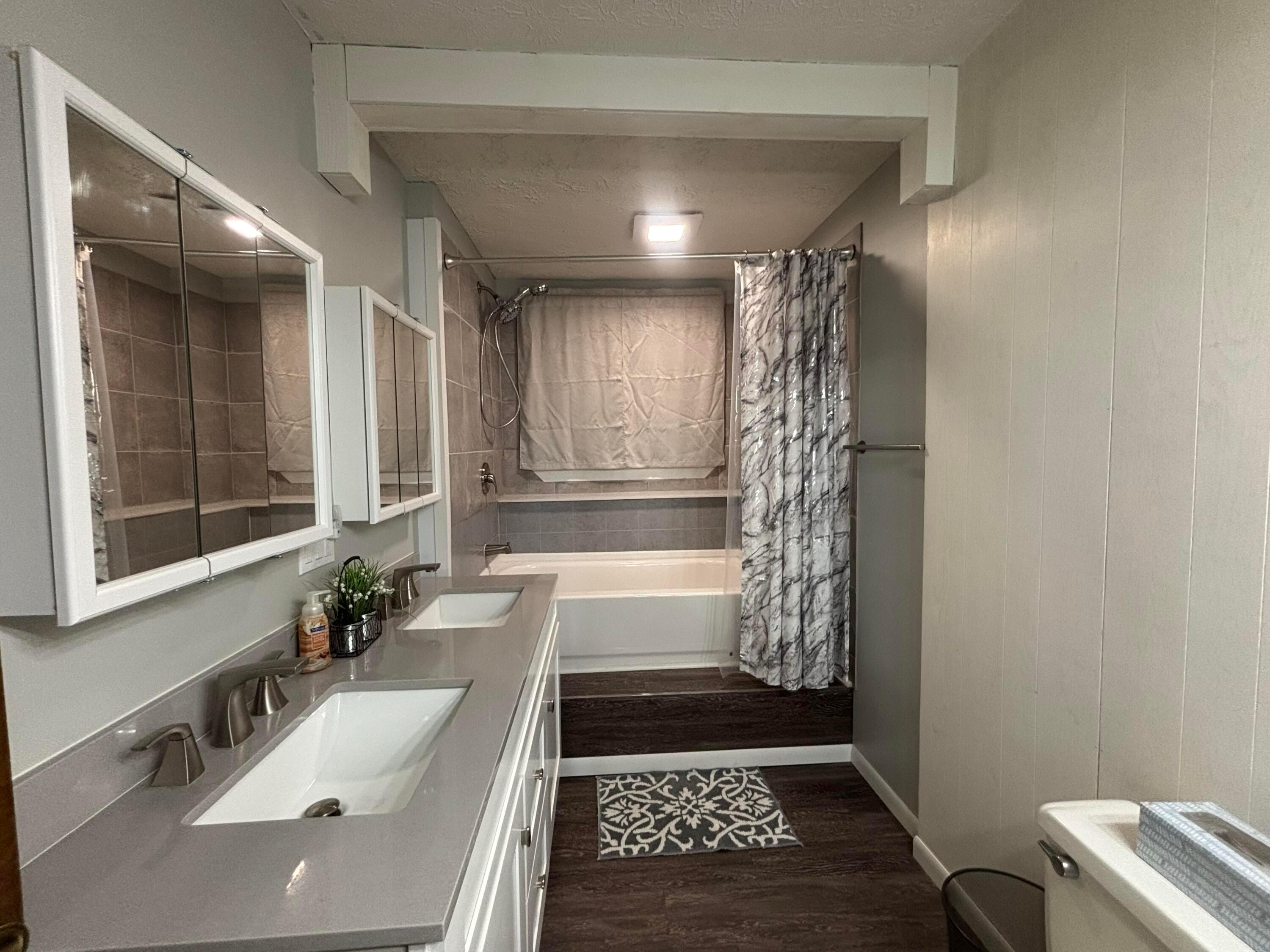208 S Gordon Avenue Property Photo 15
