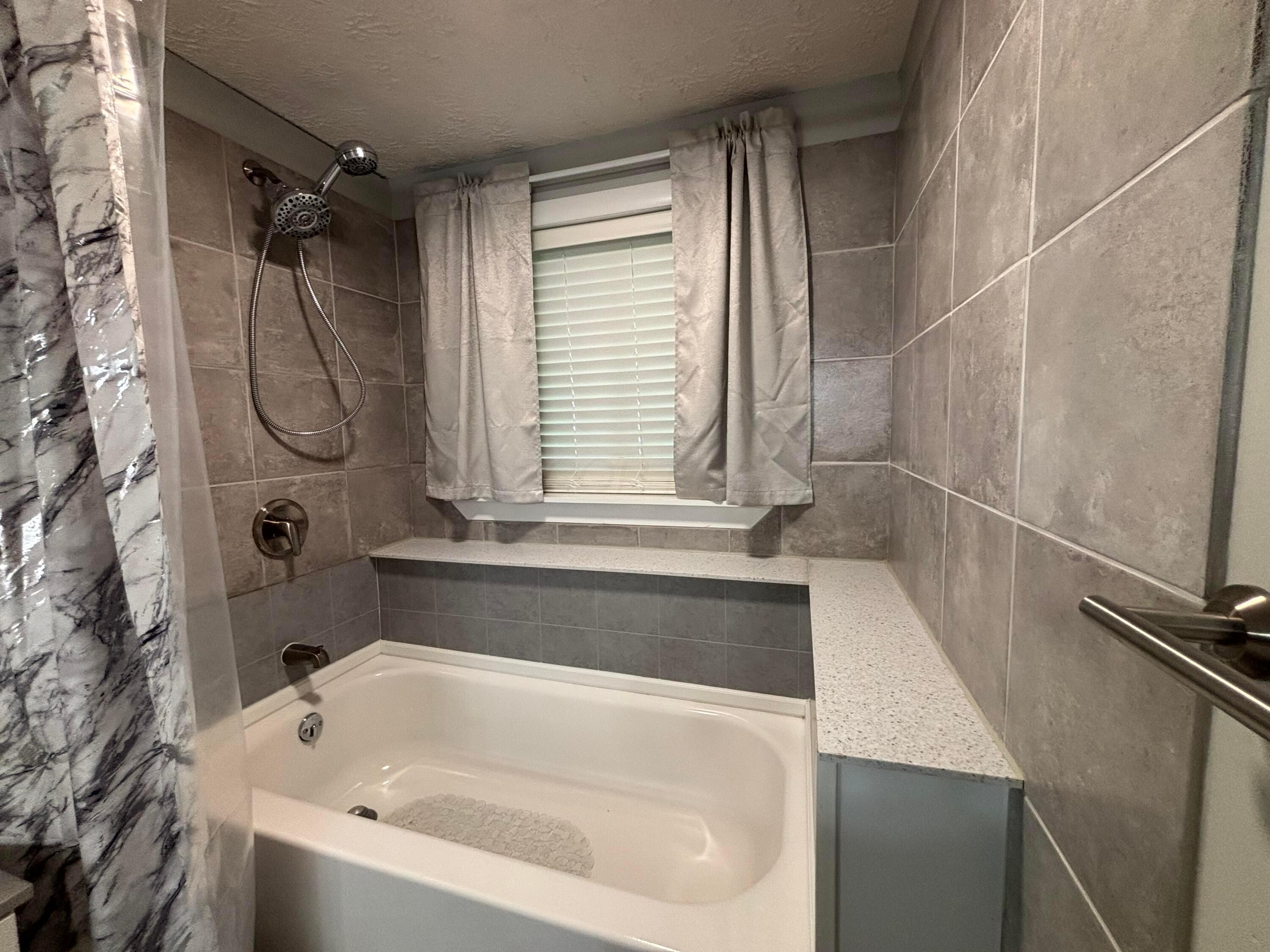 208 S Gordon Avenue Property Photo 19