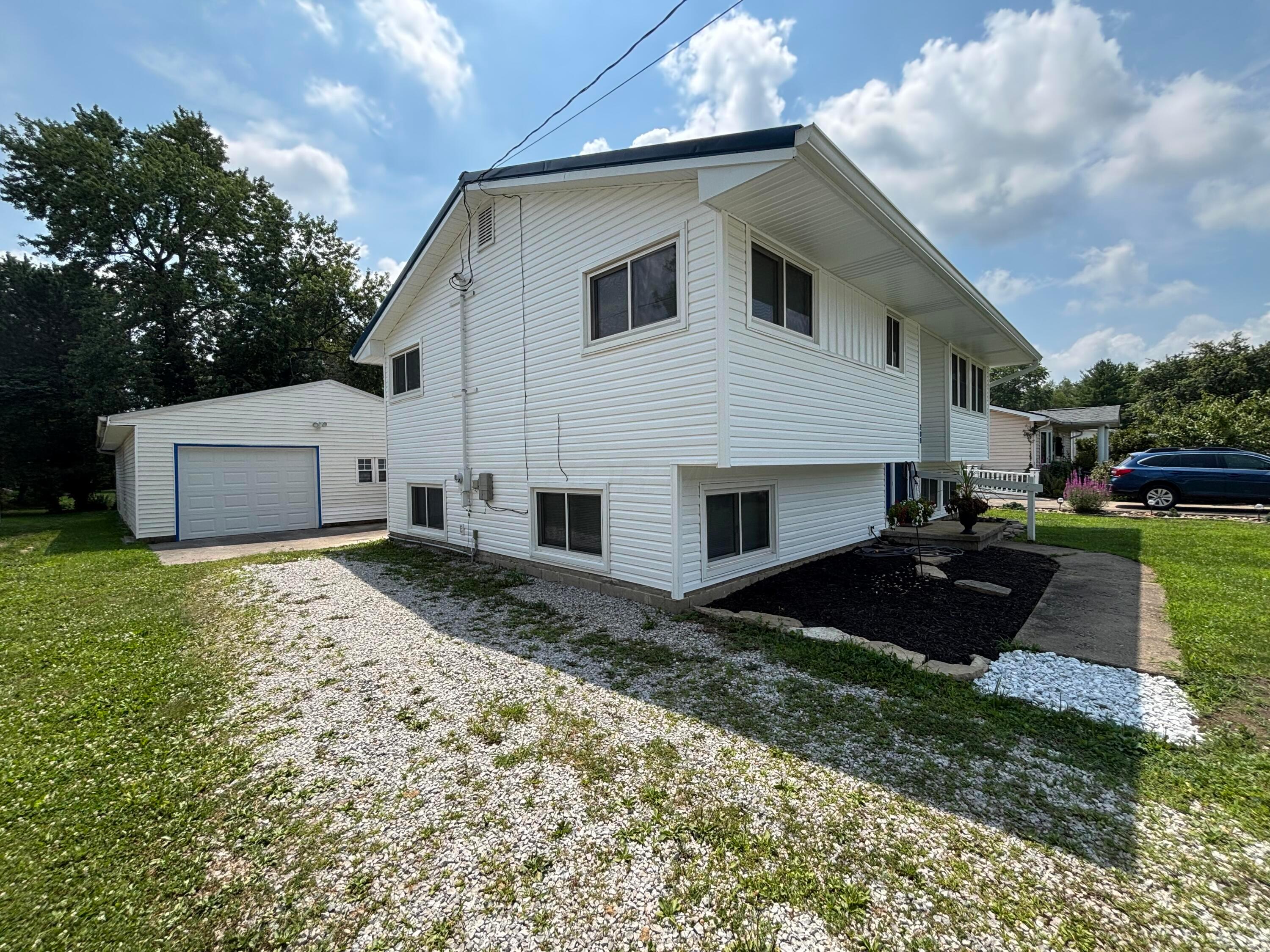 208 S Gordon Avenue Property Photo 23
