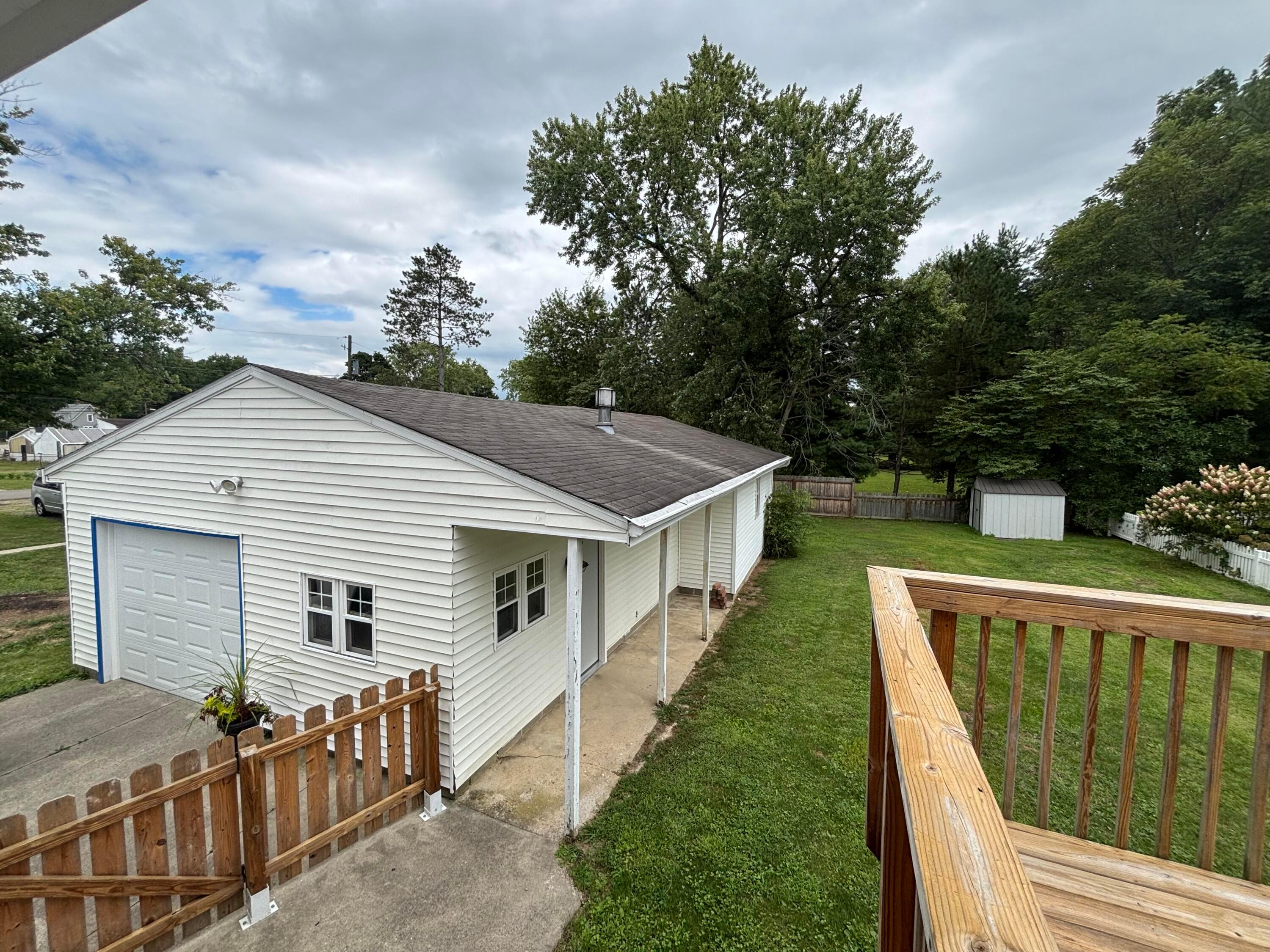208 S Gordon Avenue Property Photo 27