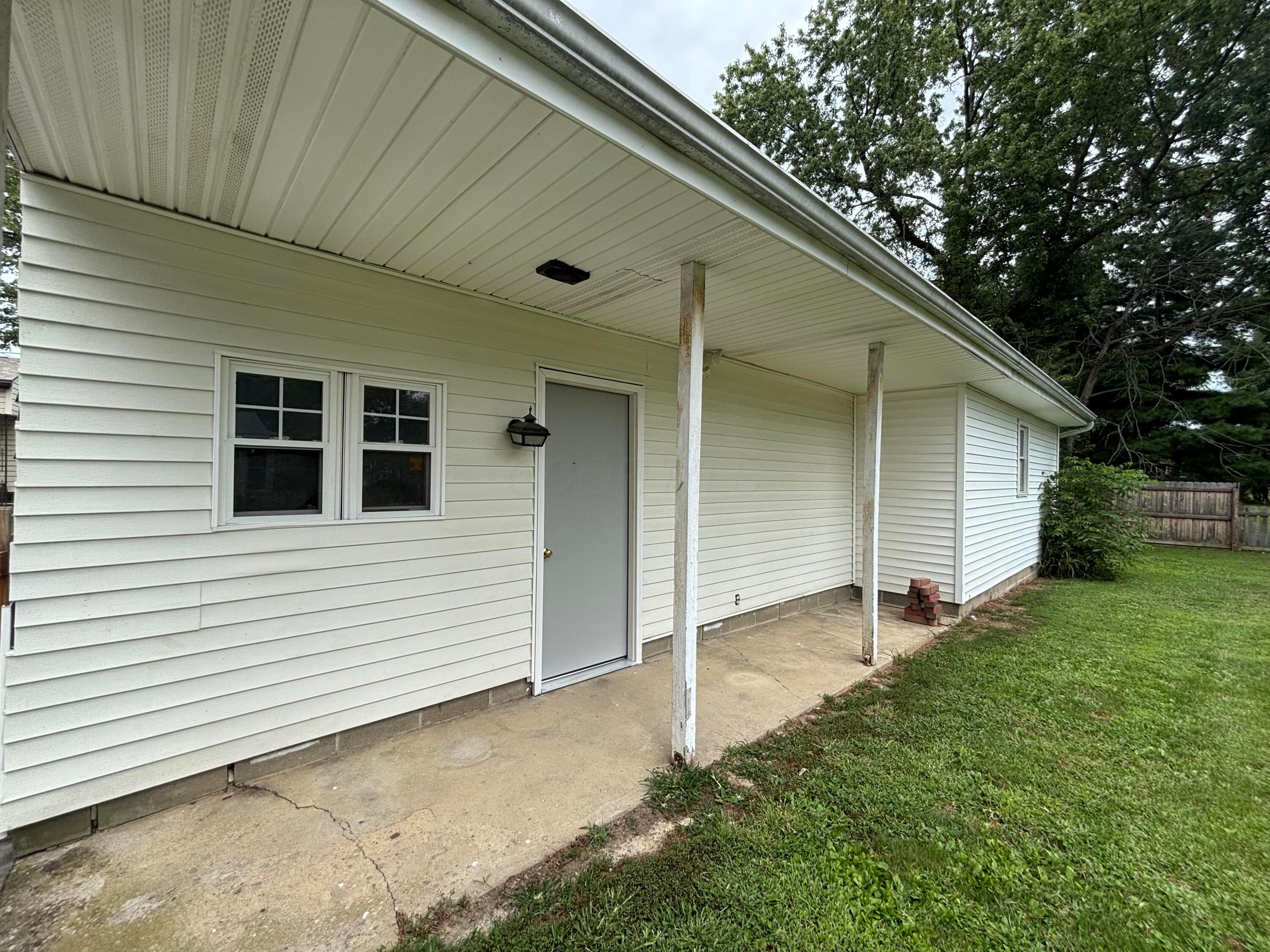 208 S Gordon Avenue Property Photo 28