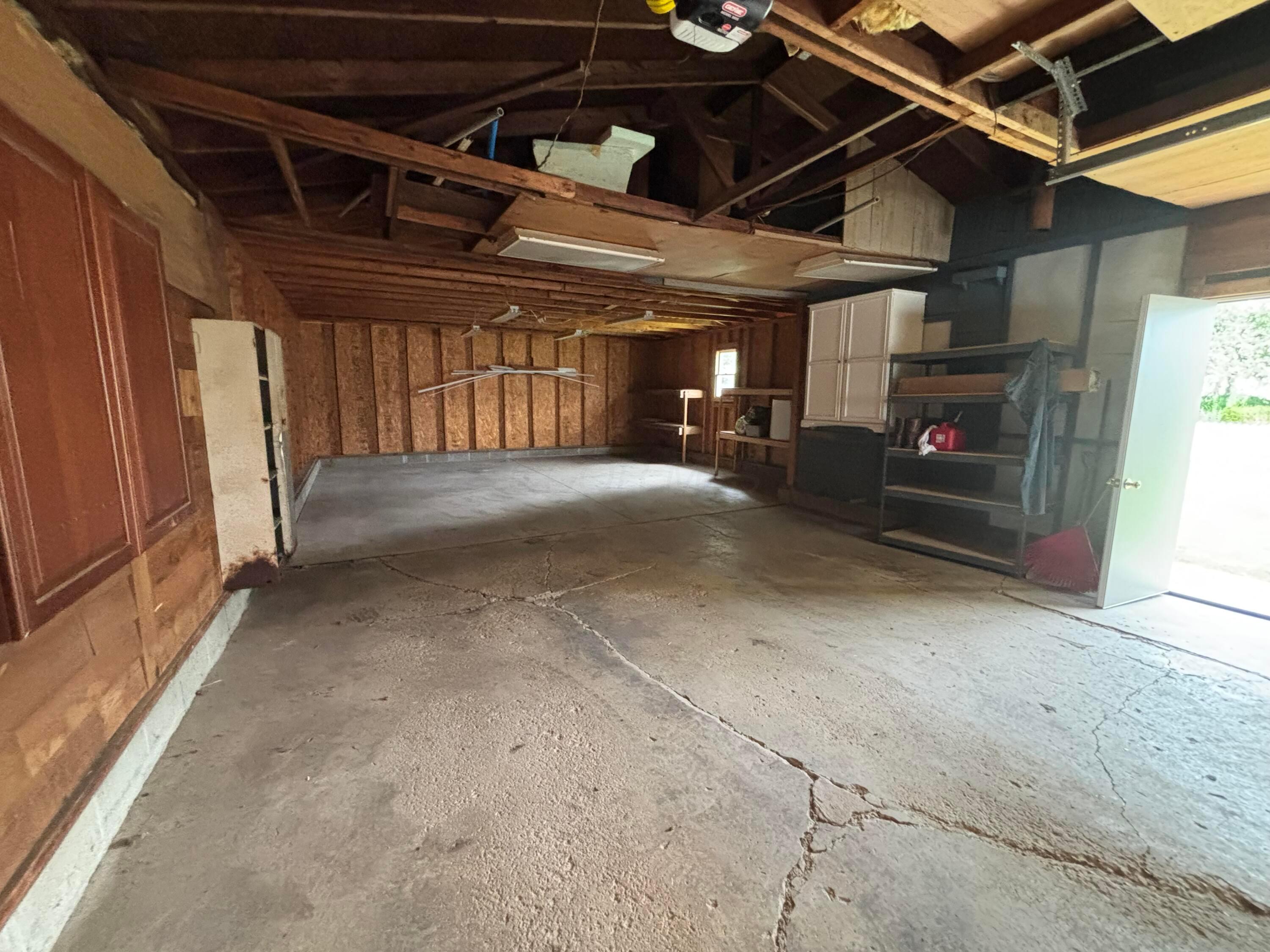 208 S Gordon Avenue Property Photo 32