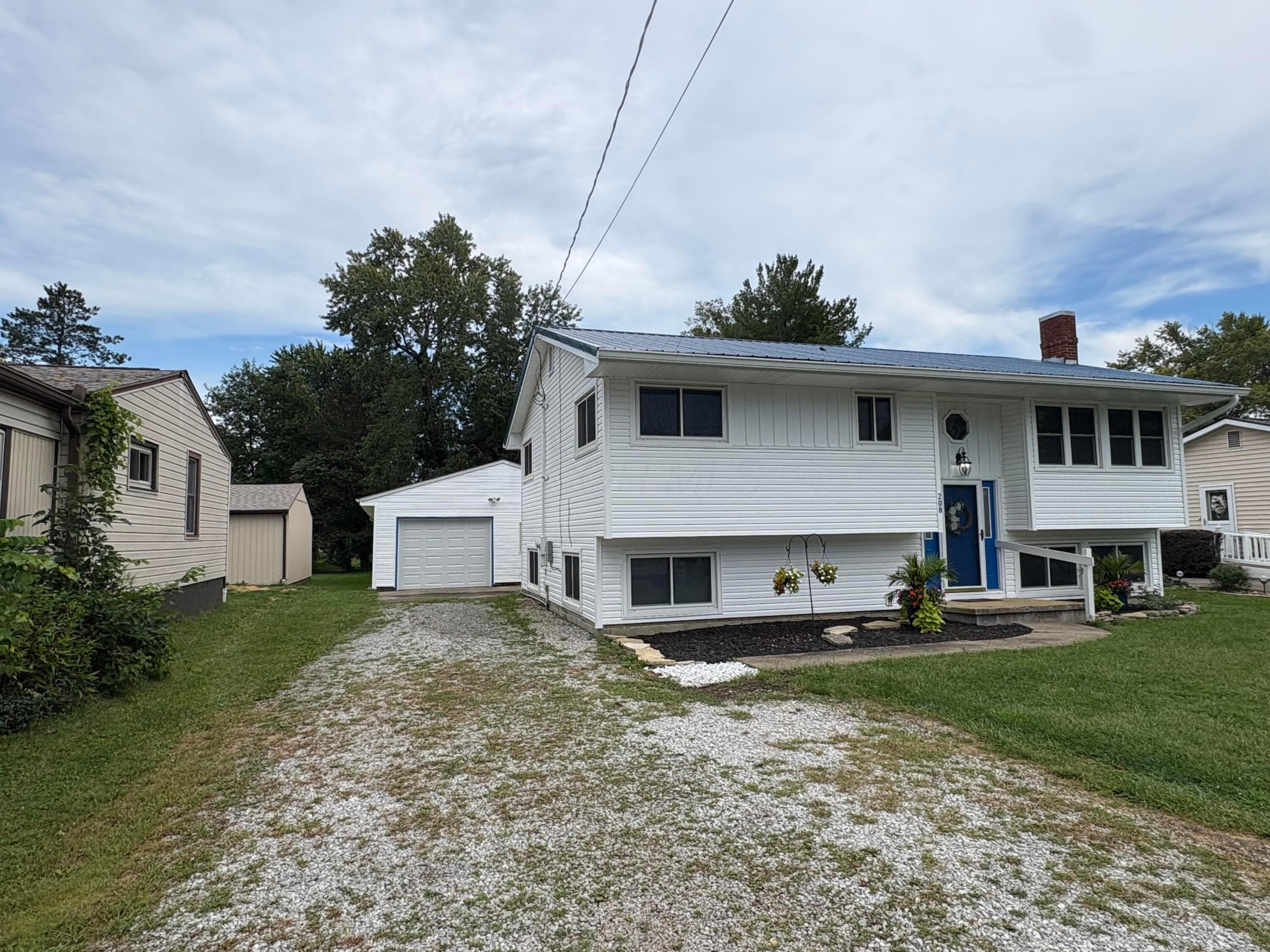 208 S Gordon Avenue Property Photo 36