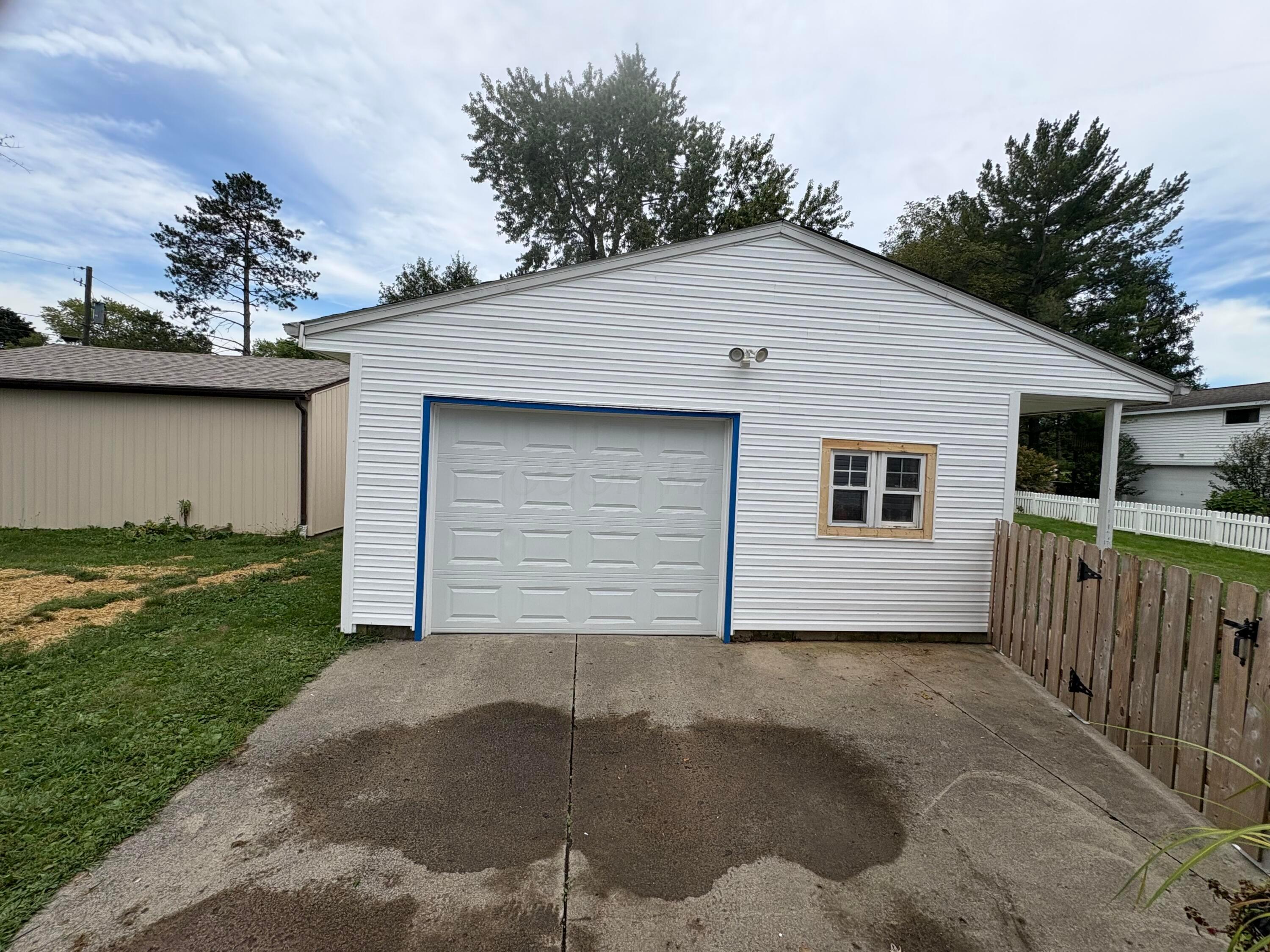 208 S Gordon Avenue Property Photo 37