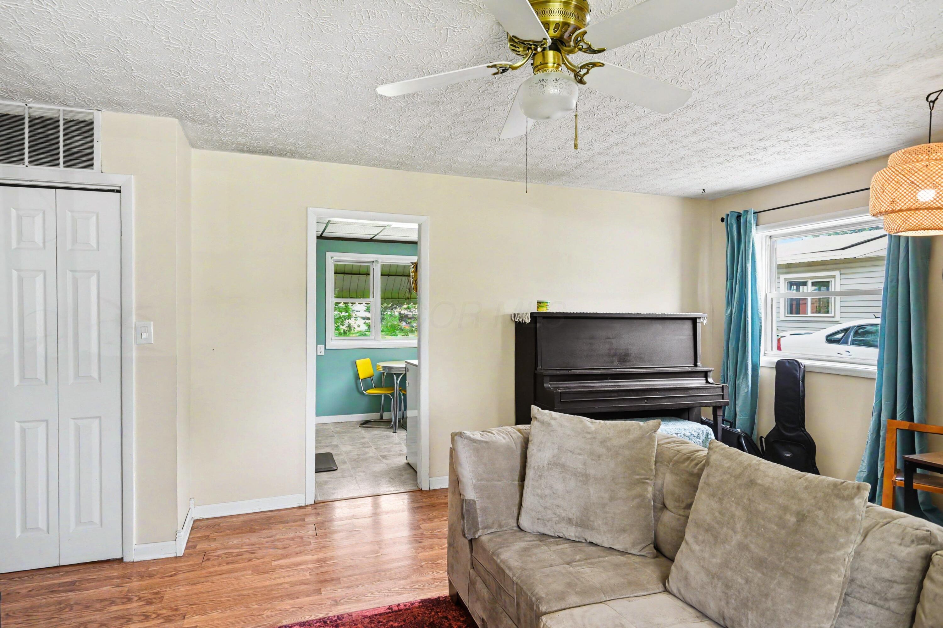 3791 Westbrook Drive Property Photo 4