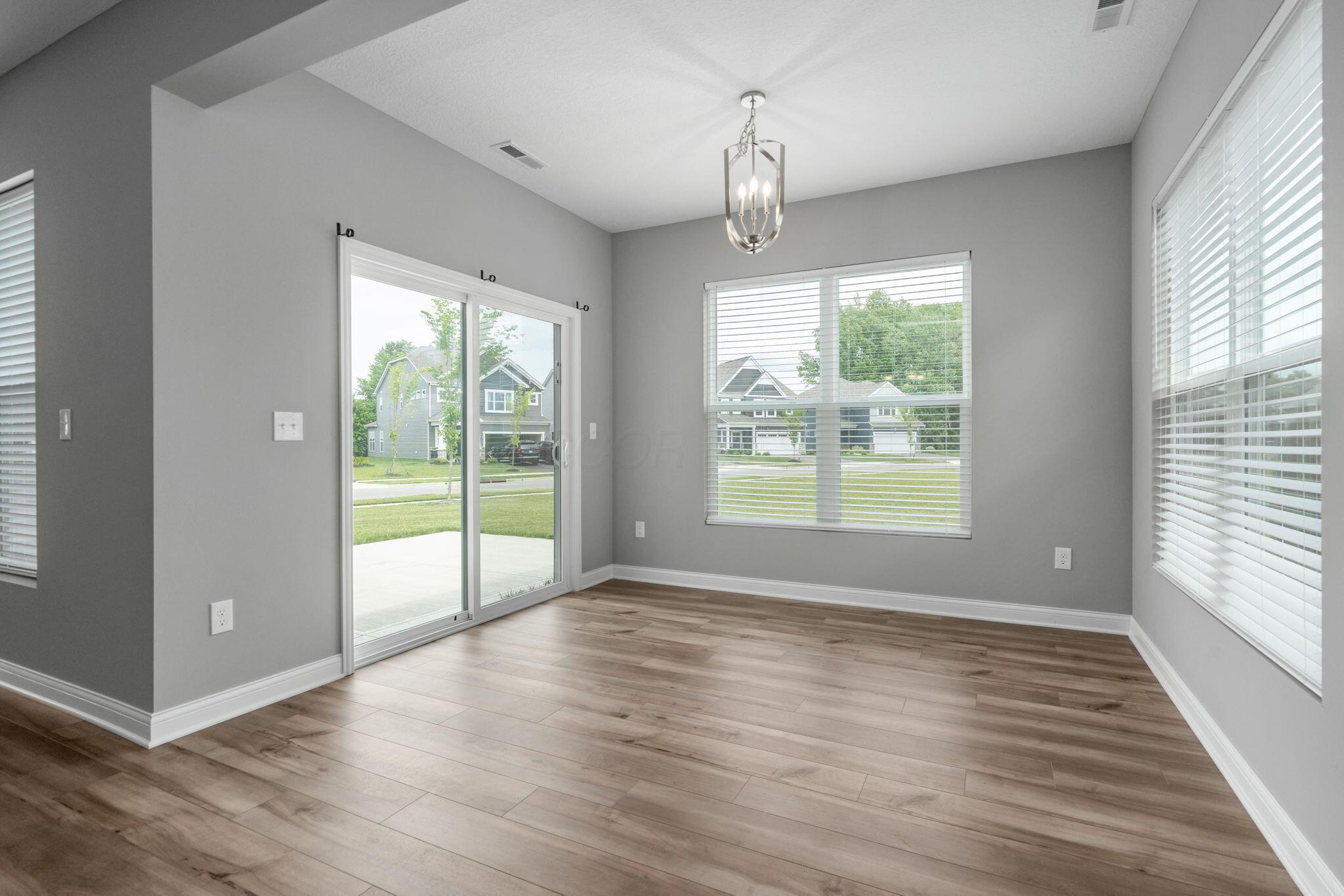 7035 Ashford Way Property Photo 10