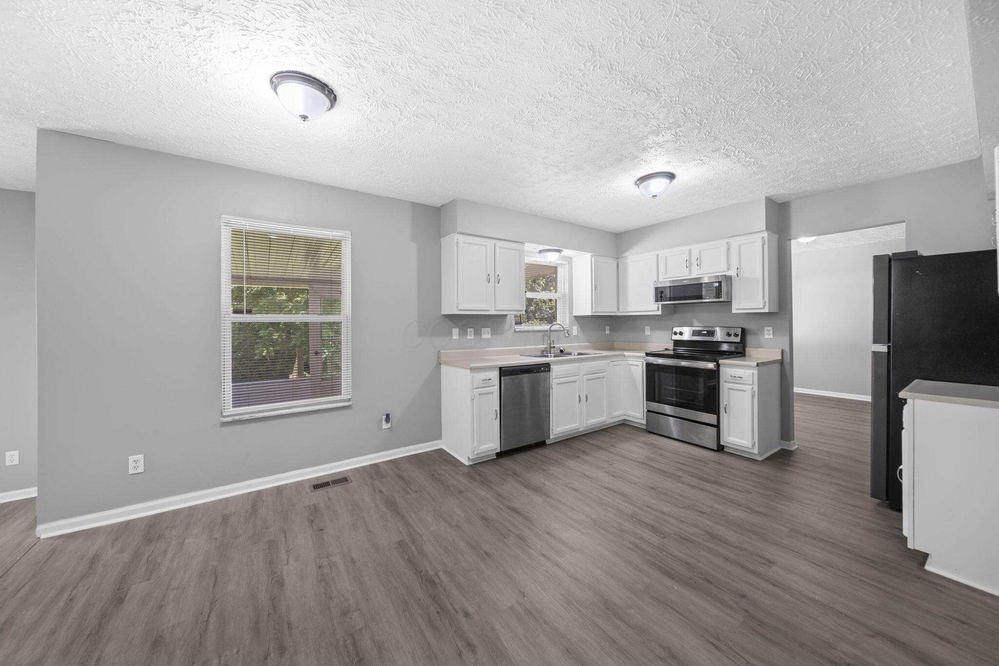 2392 Minerva Park Place Property Photo 8