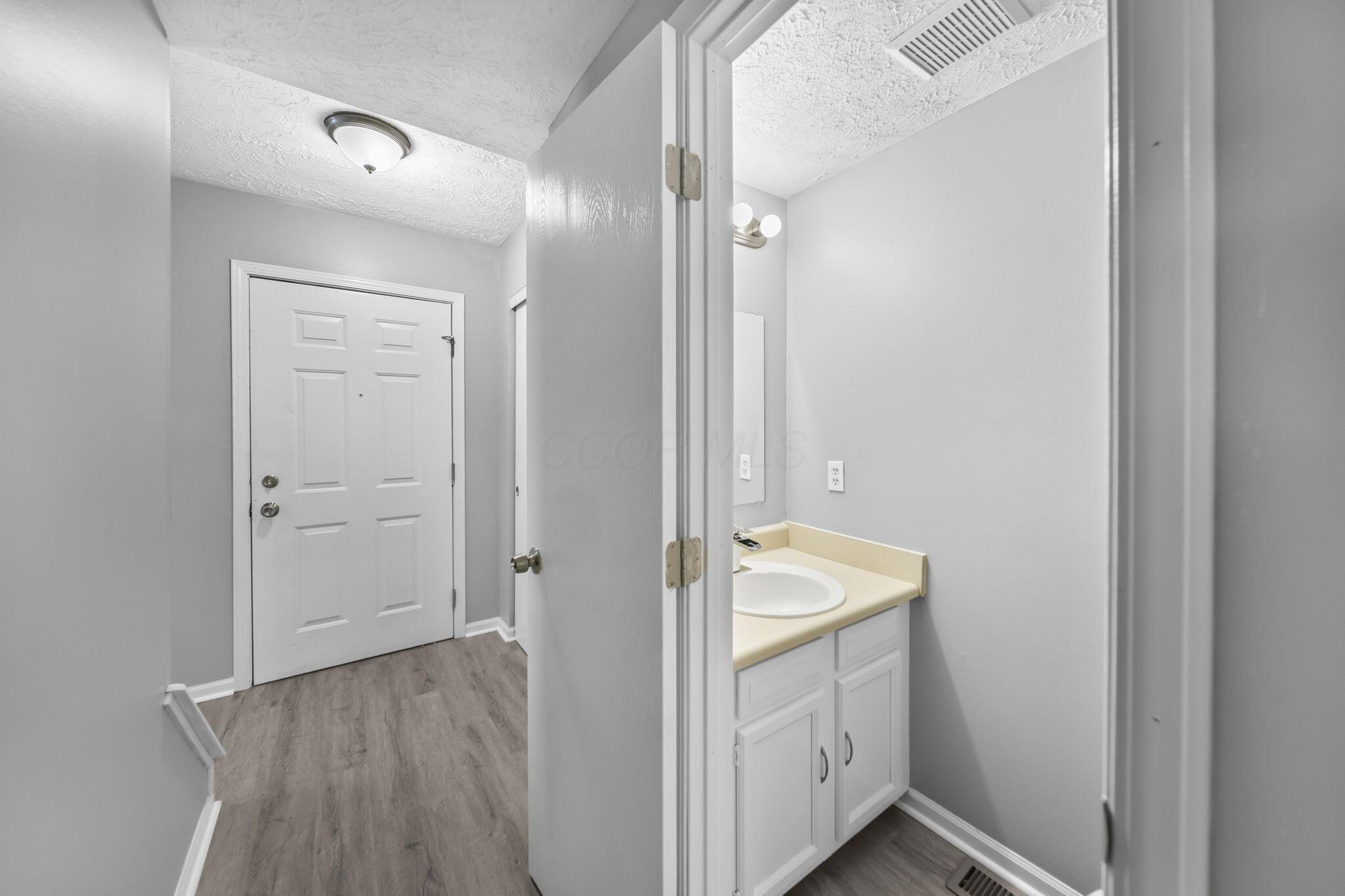 2392 Minerva Park Place Property Photo 25
