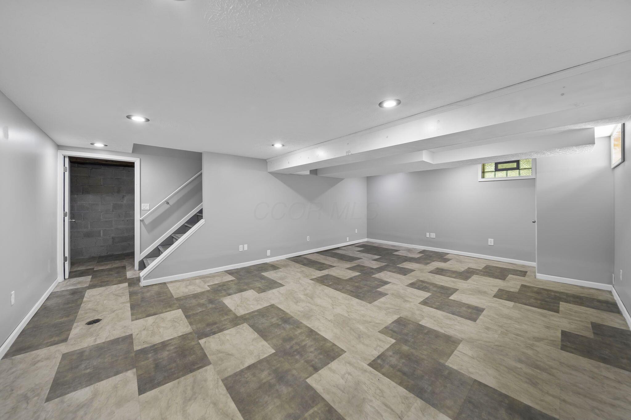 2392 Minerva Park Place Property Photo 47