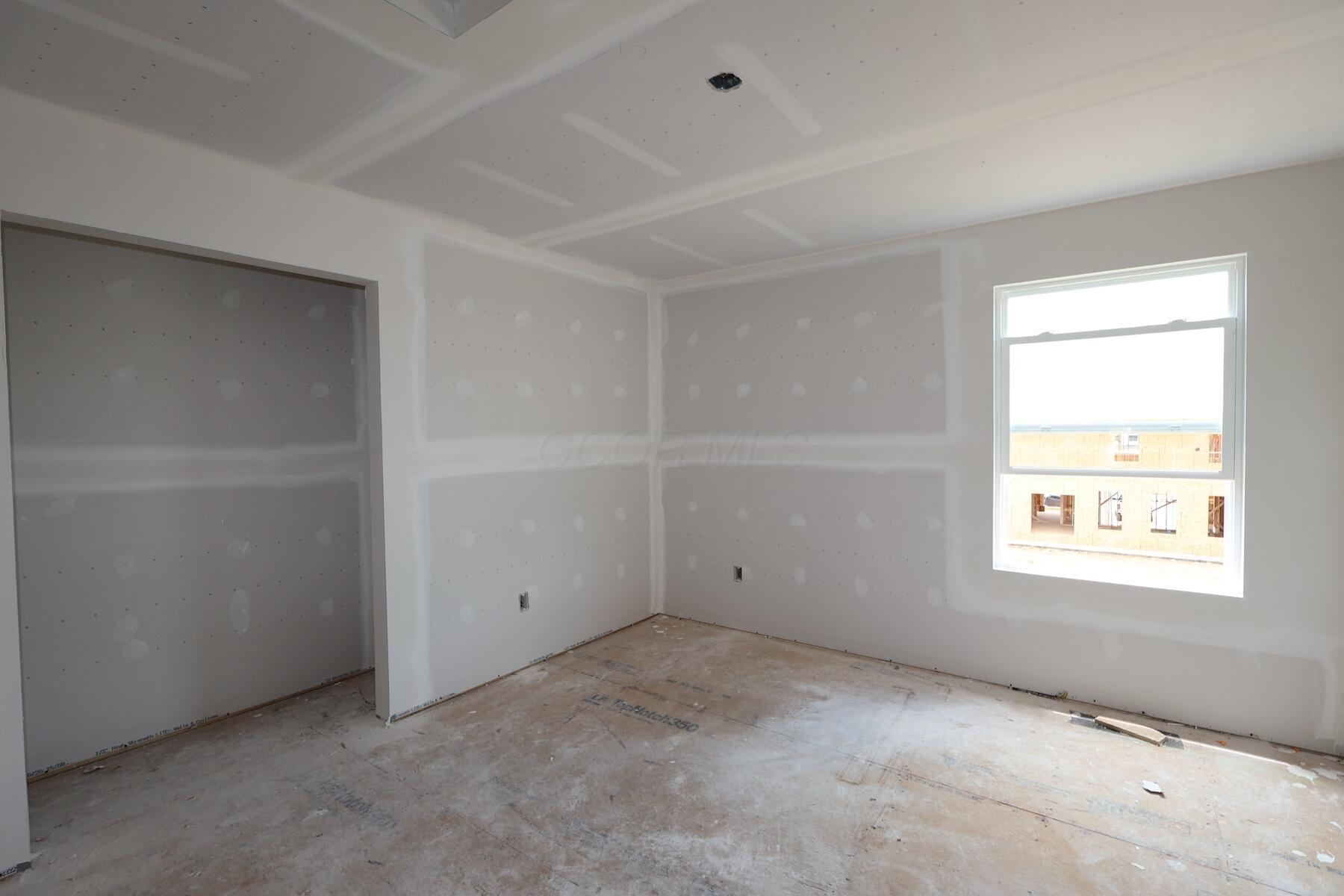 1175 Jeffrey Lane Property Photo 5
