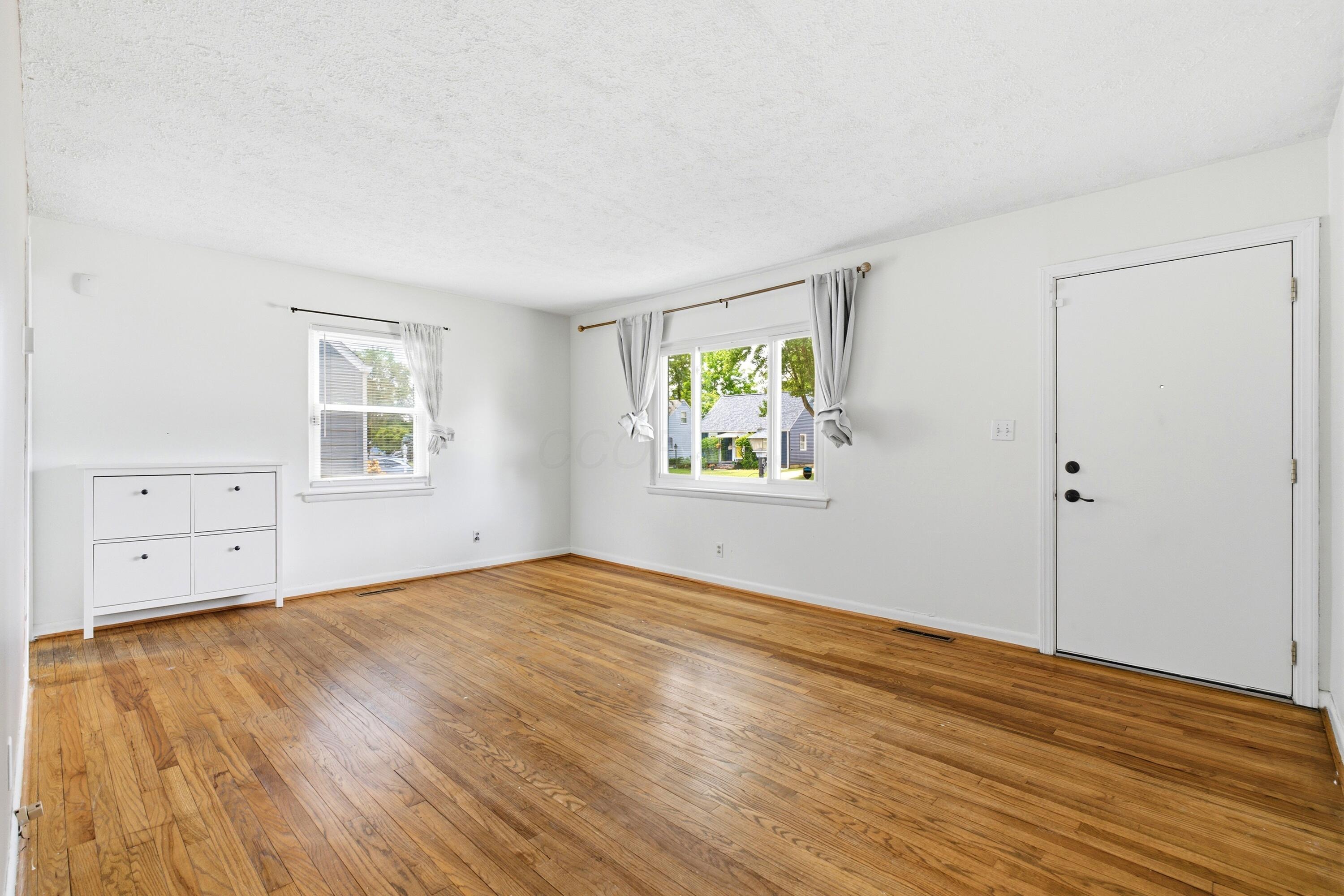 3350 Walmar Drive Property Photo 10