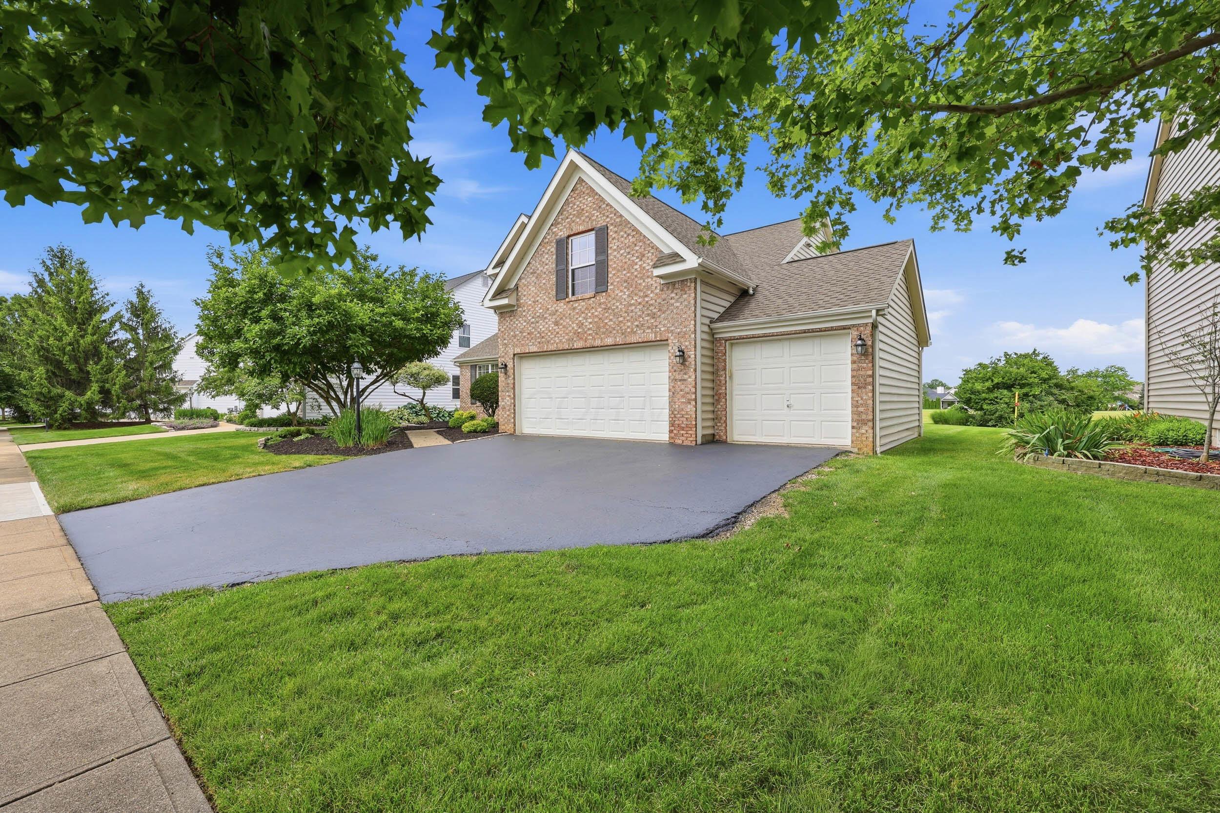 8164 Glenmore Drive Property Photo 3