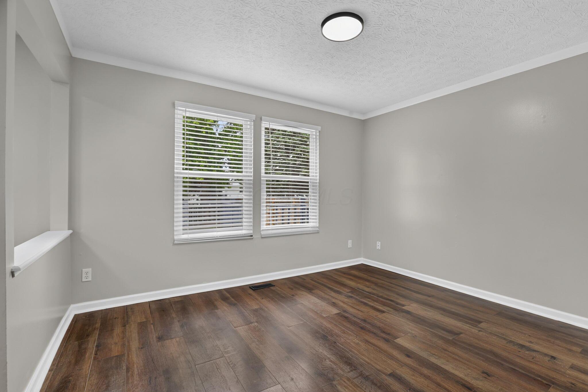 2425 Dunsworth Drive Property Photo 13