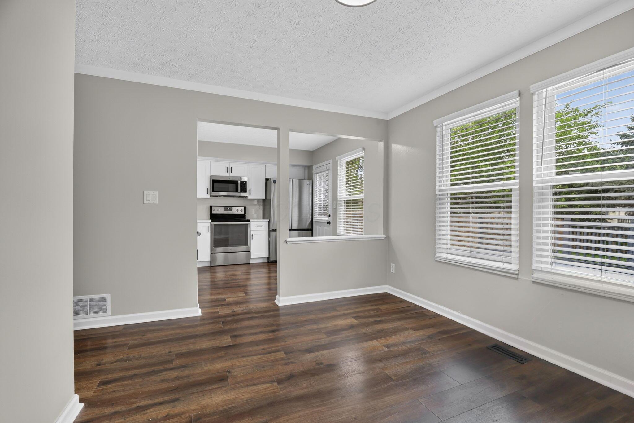 2425 Dunsworth Drive Property Photo 15
