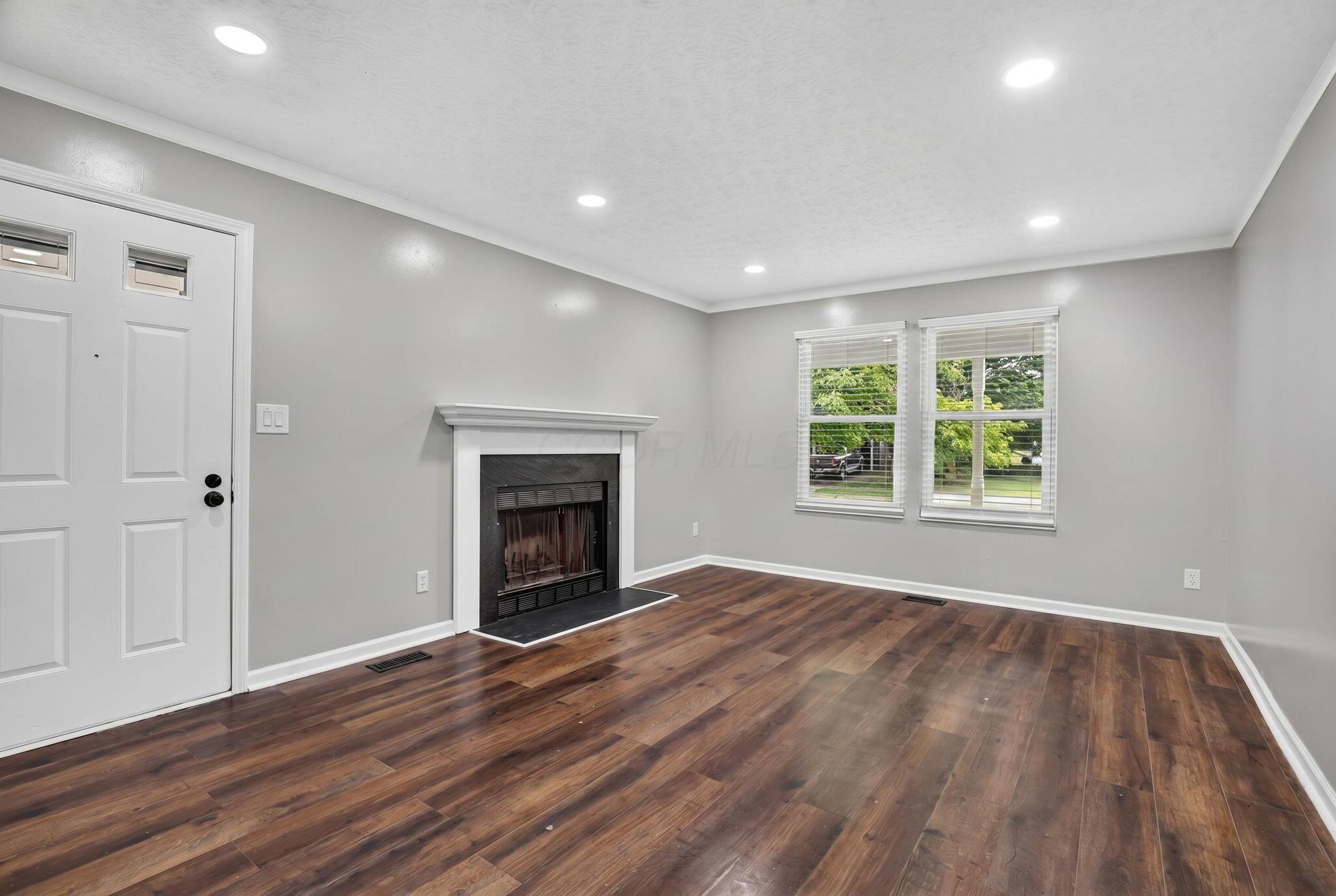 2425 Dunsworth Drive Property Photo 17