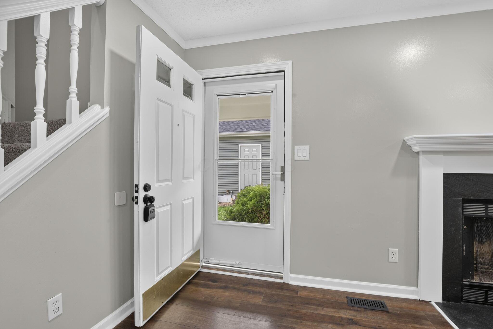 2425 Dunsworth Drive Property Photo 20