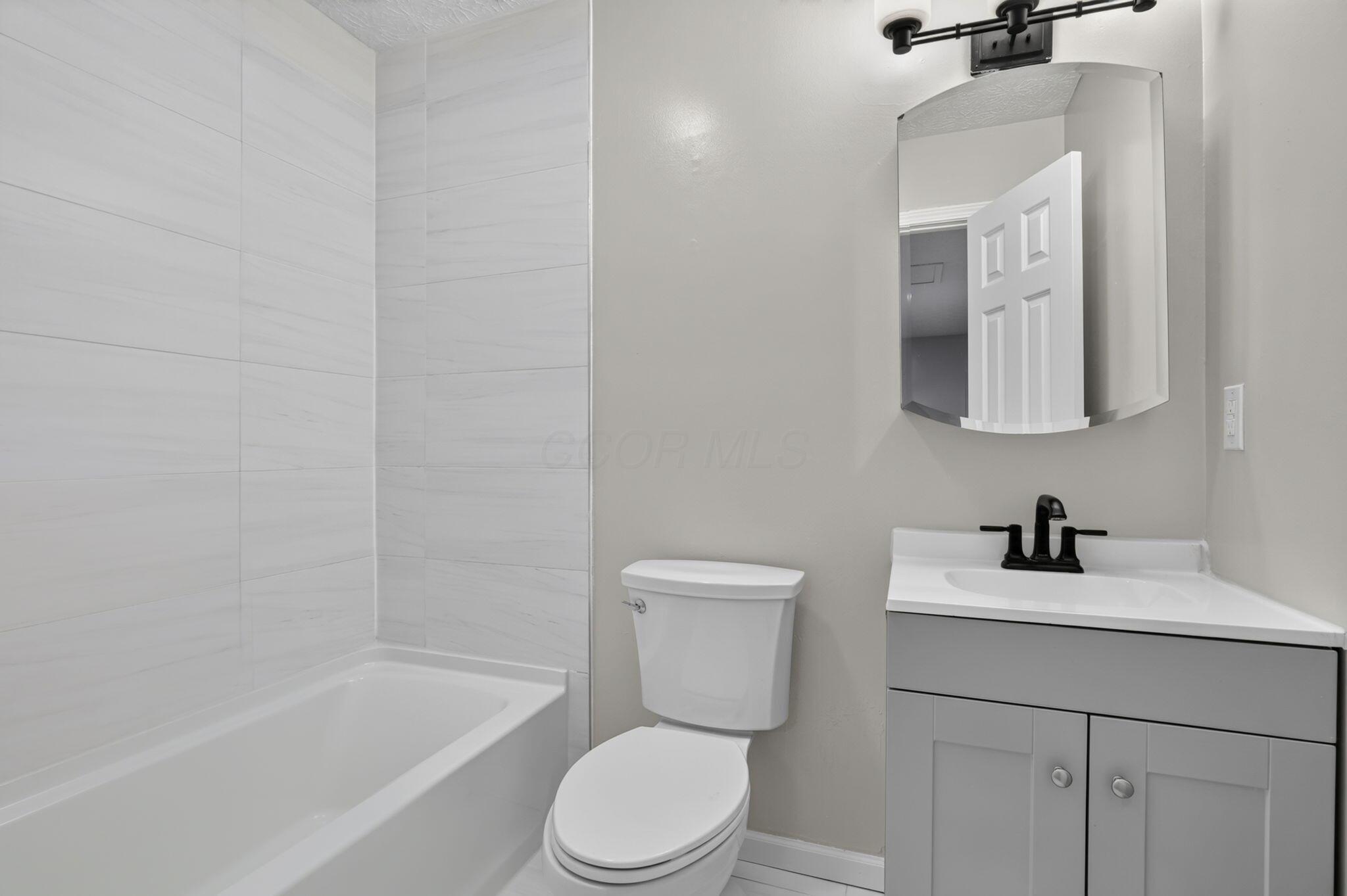 2425 Dunsworth Drive Property Photo 34