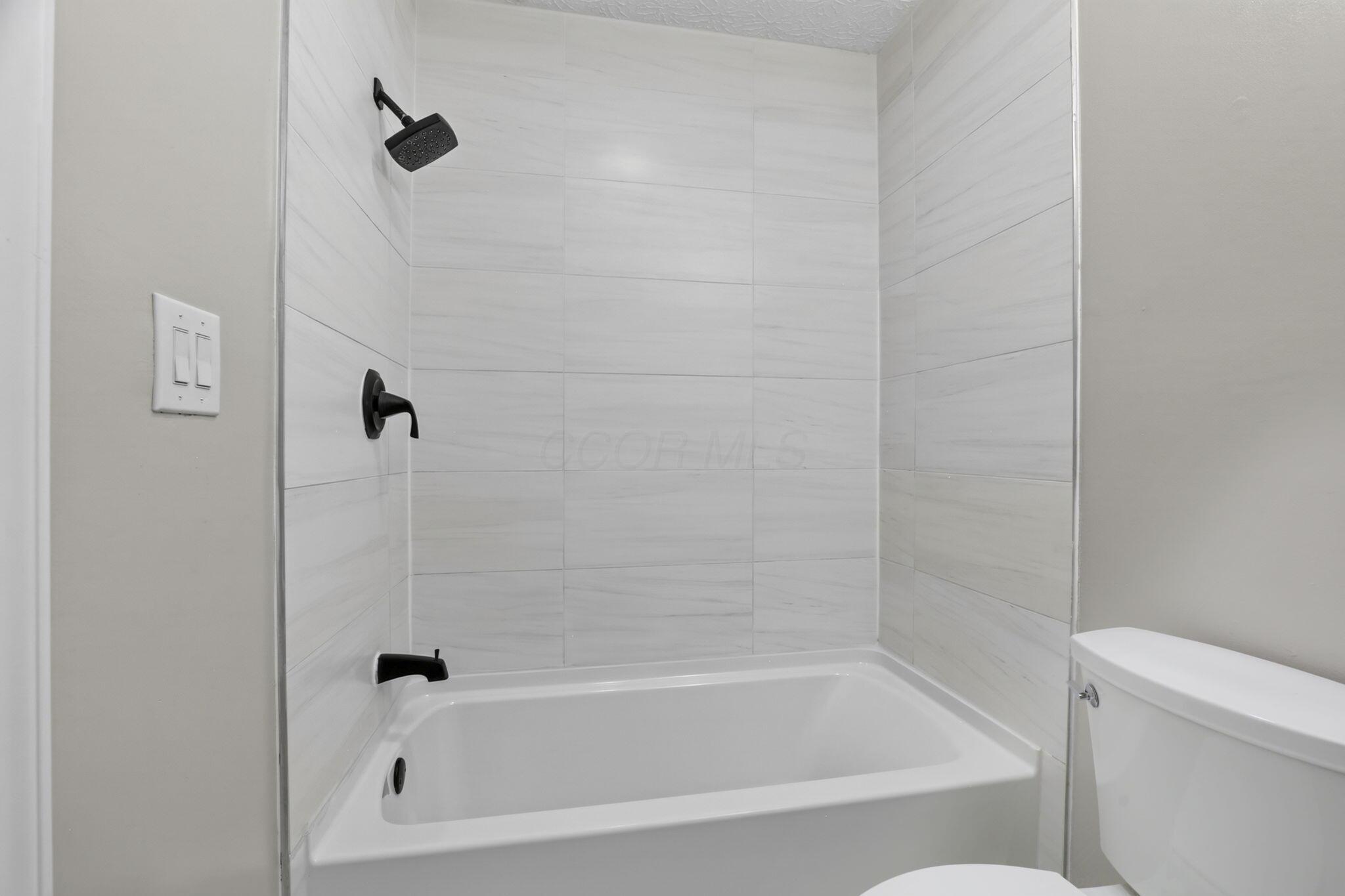 2425 Dunsworth Drive Property Photo 35