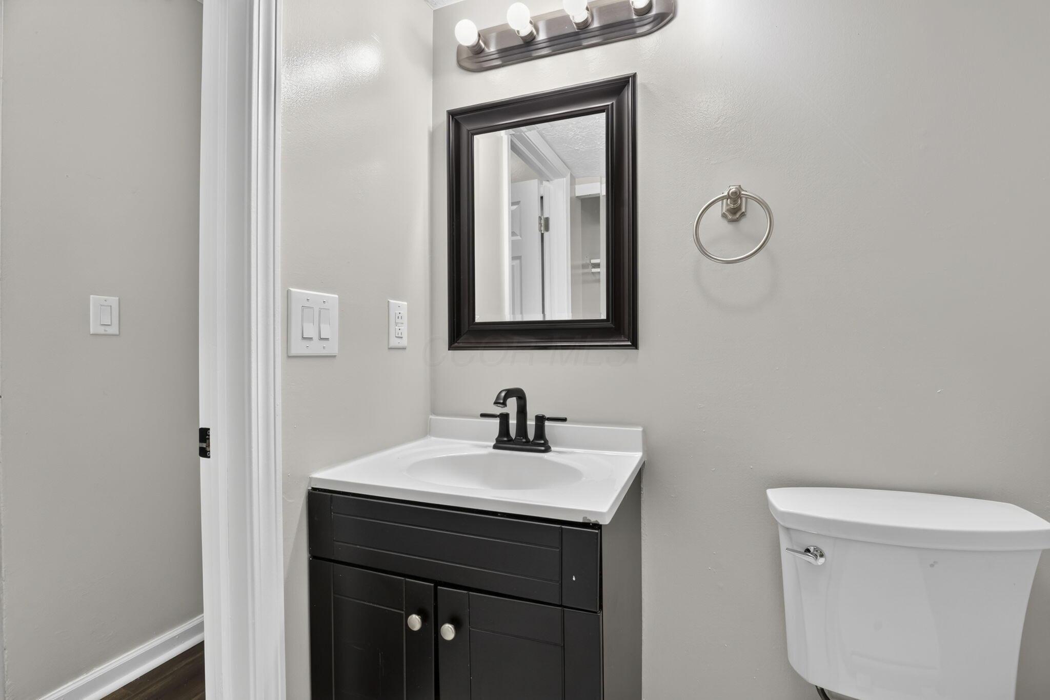 2425 Dunsworth Drive Property Photo 39