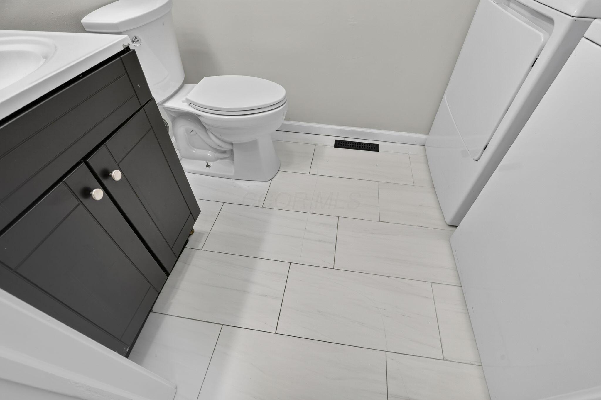 2425 Dunsworth Drive Property Photo 40