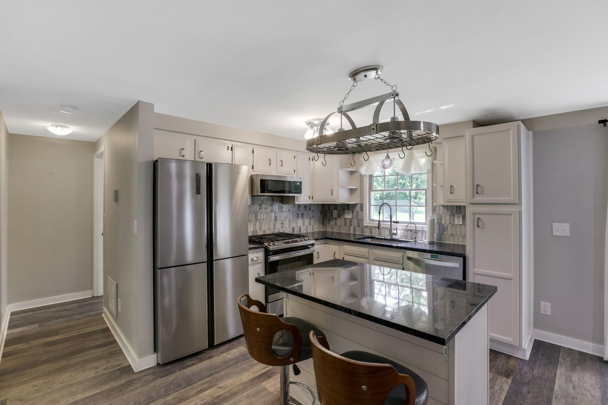 10221 Brock Road Property Photo 11