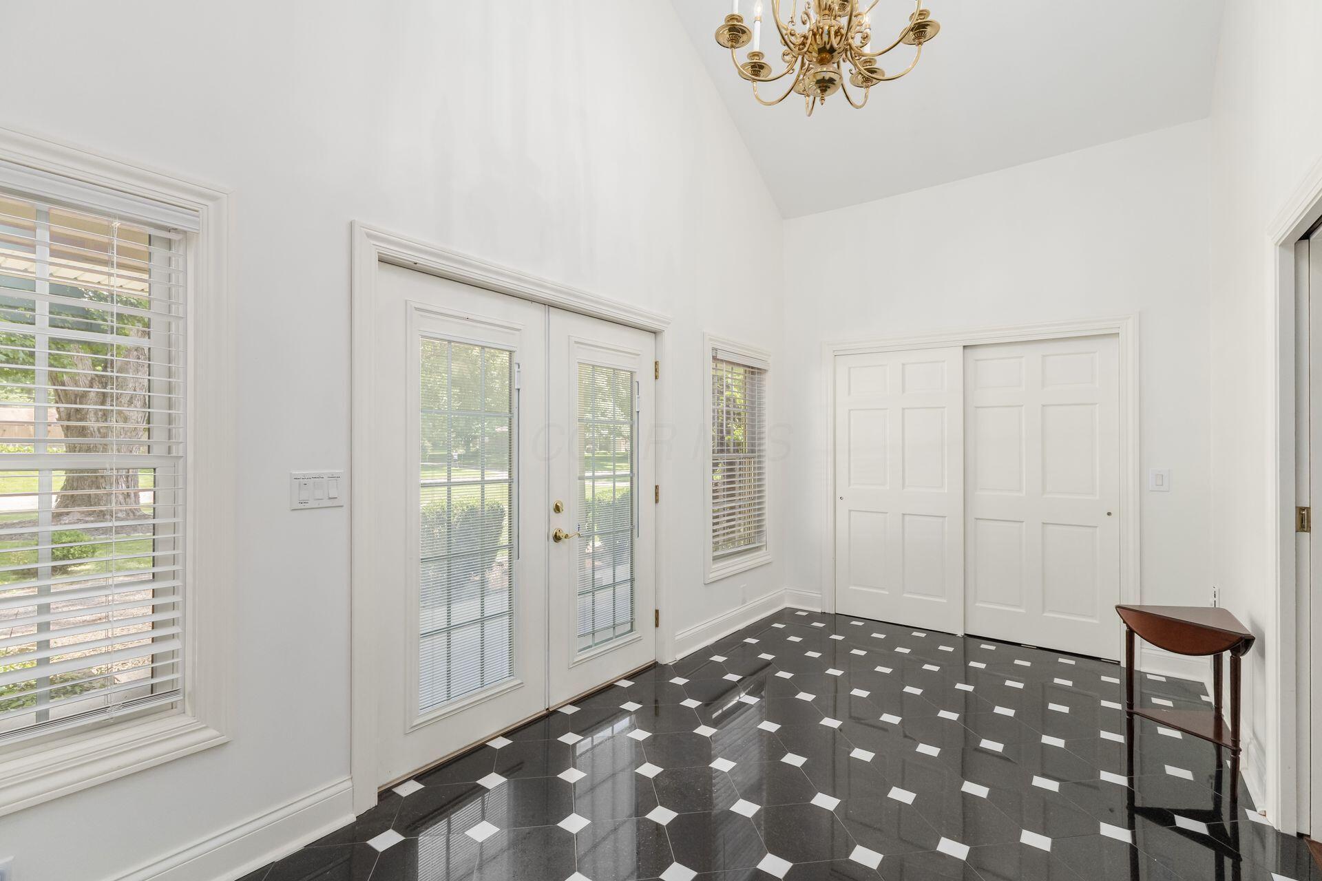 5809 Olentangy Boulevard Property Photo 5